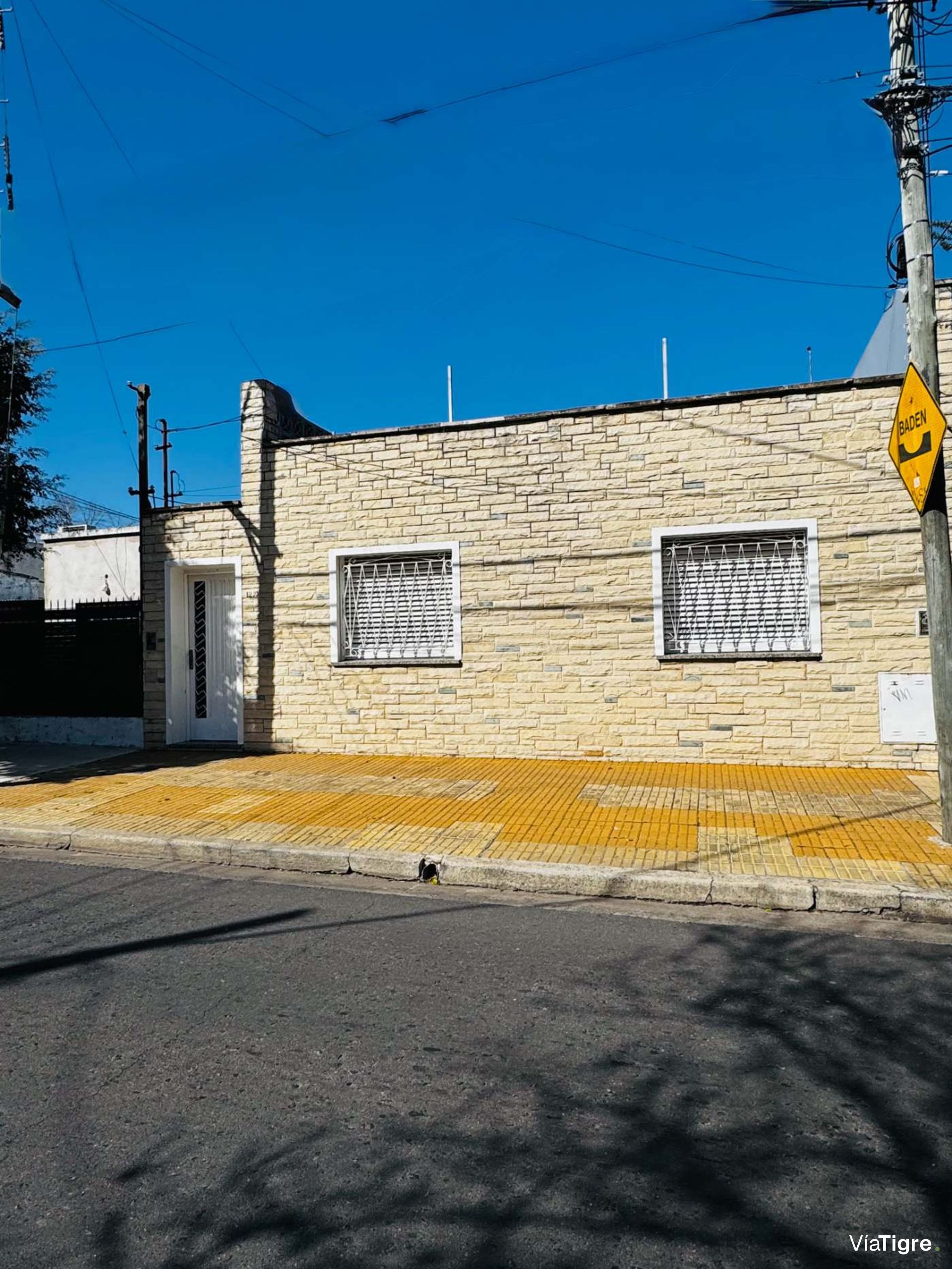 Venta Casa Con Jardín En Beccar – Apta Crédito