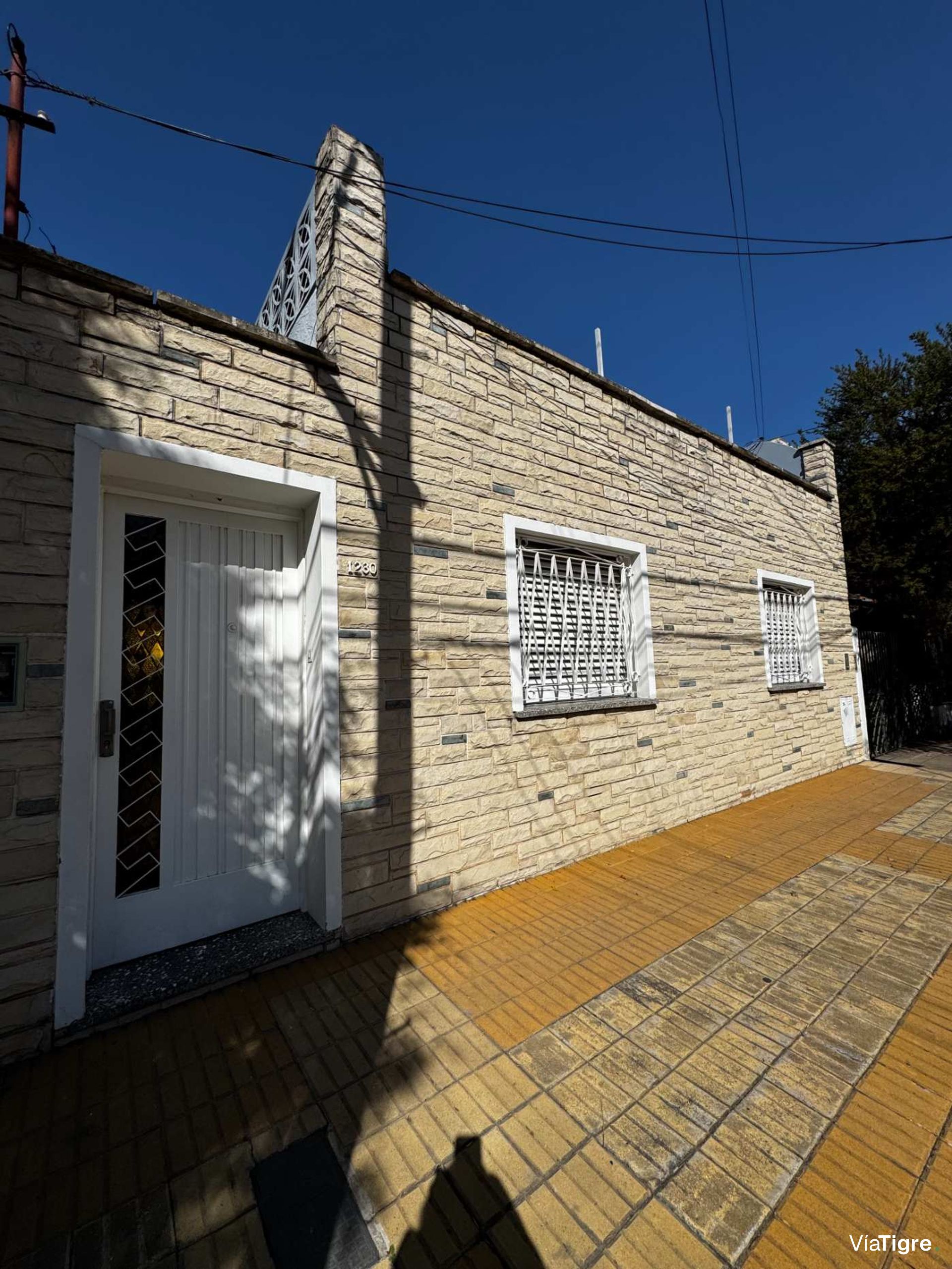 Venta Casa Con Jardín En Beccar – Apta Crédito