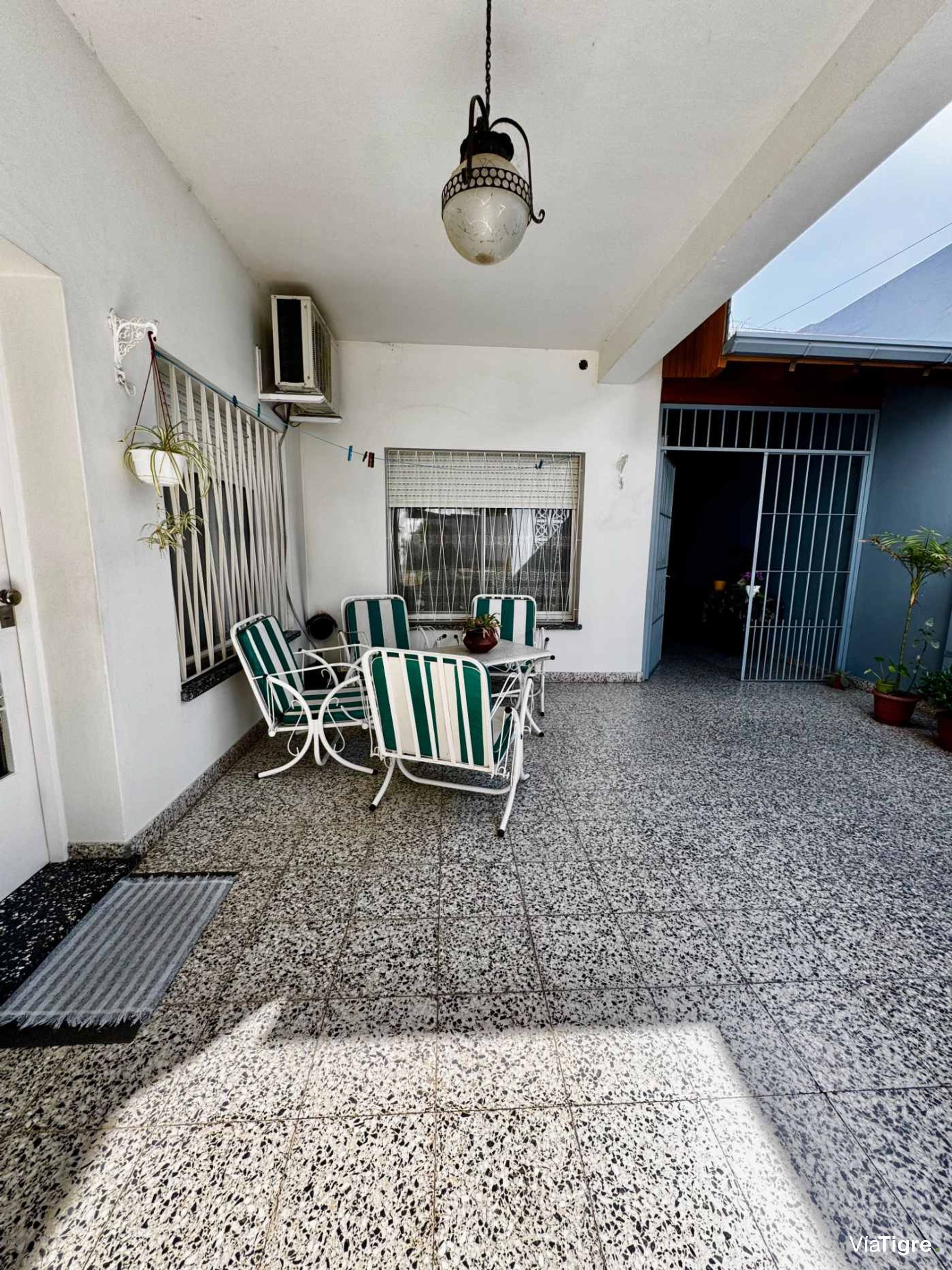 Venta Casa Con Jardín En Beccar – Apta Crédito