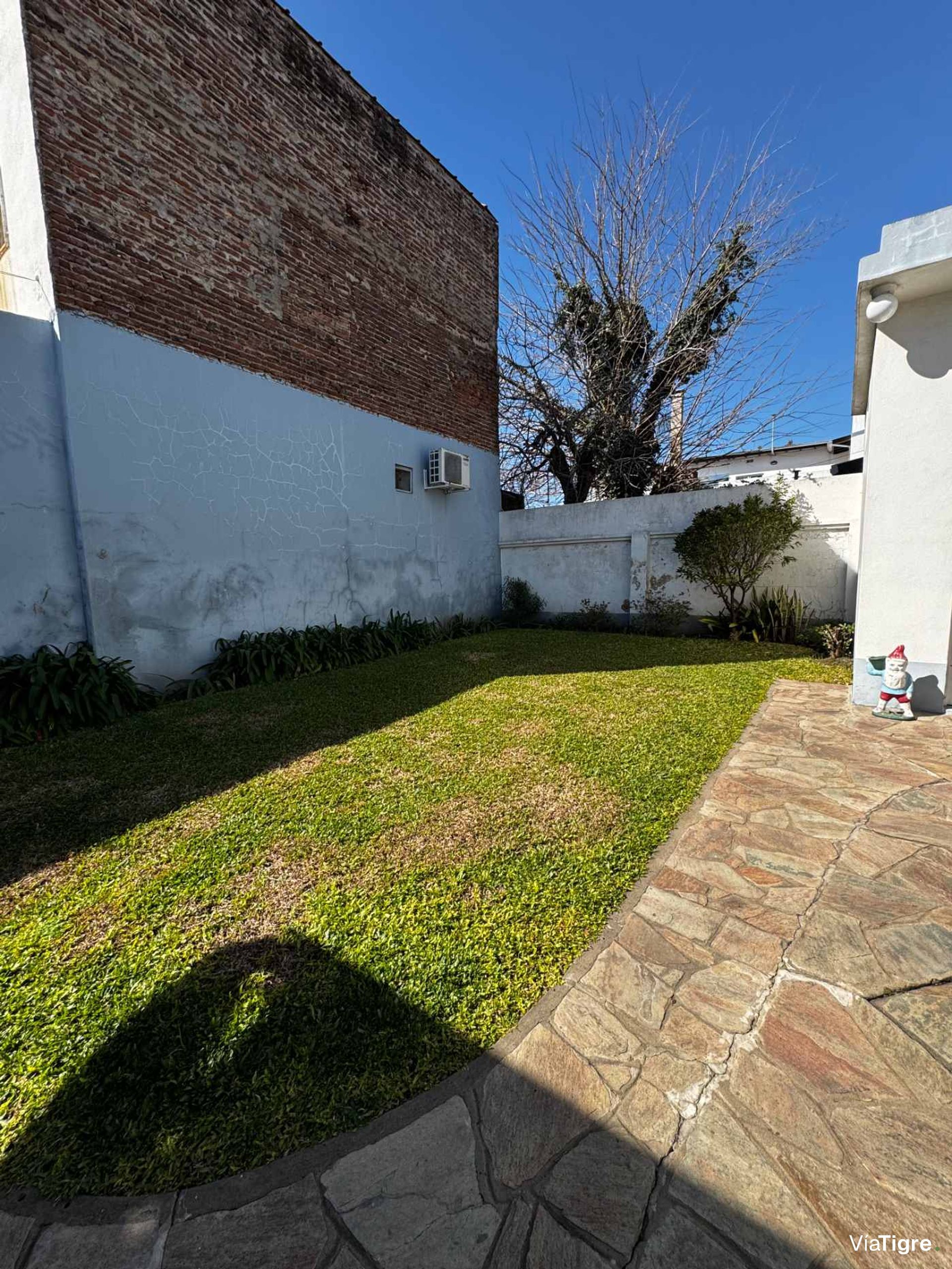 Venta Casa Con Jardín En Beccar – Apta Crédito