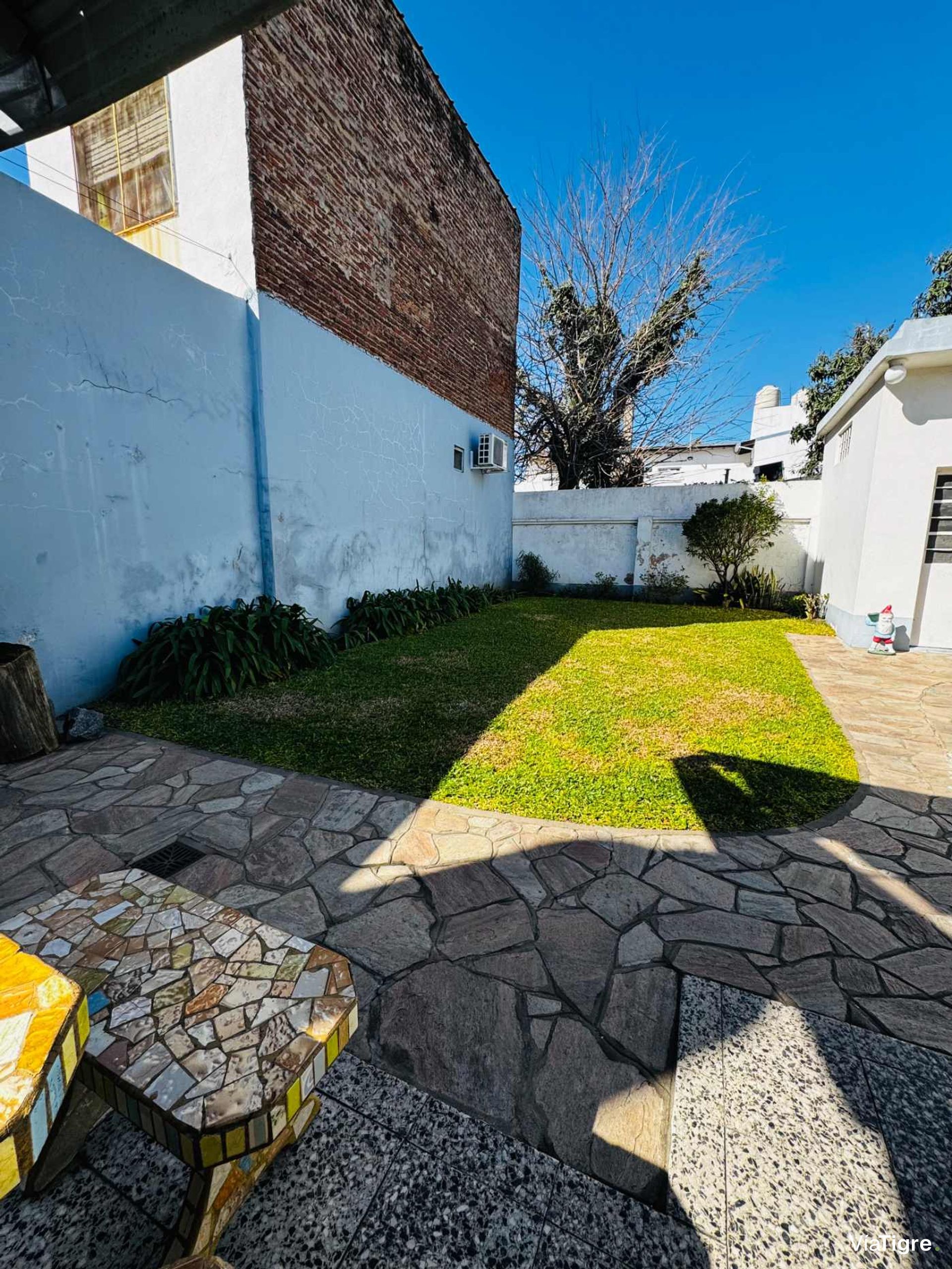 Venta Casa Con Jardín En Beccar – Apta Crédito