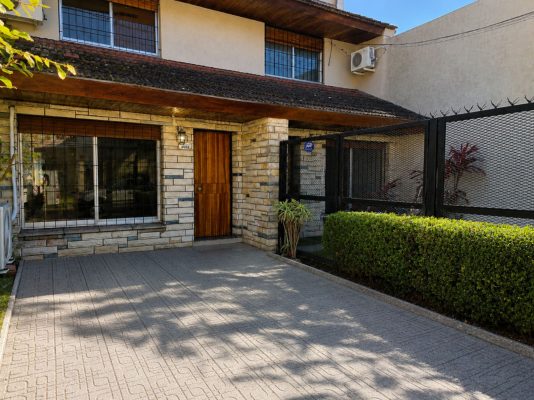 ALQUILER Excelente DUPLEX con Jardín y Pileta