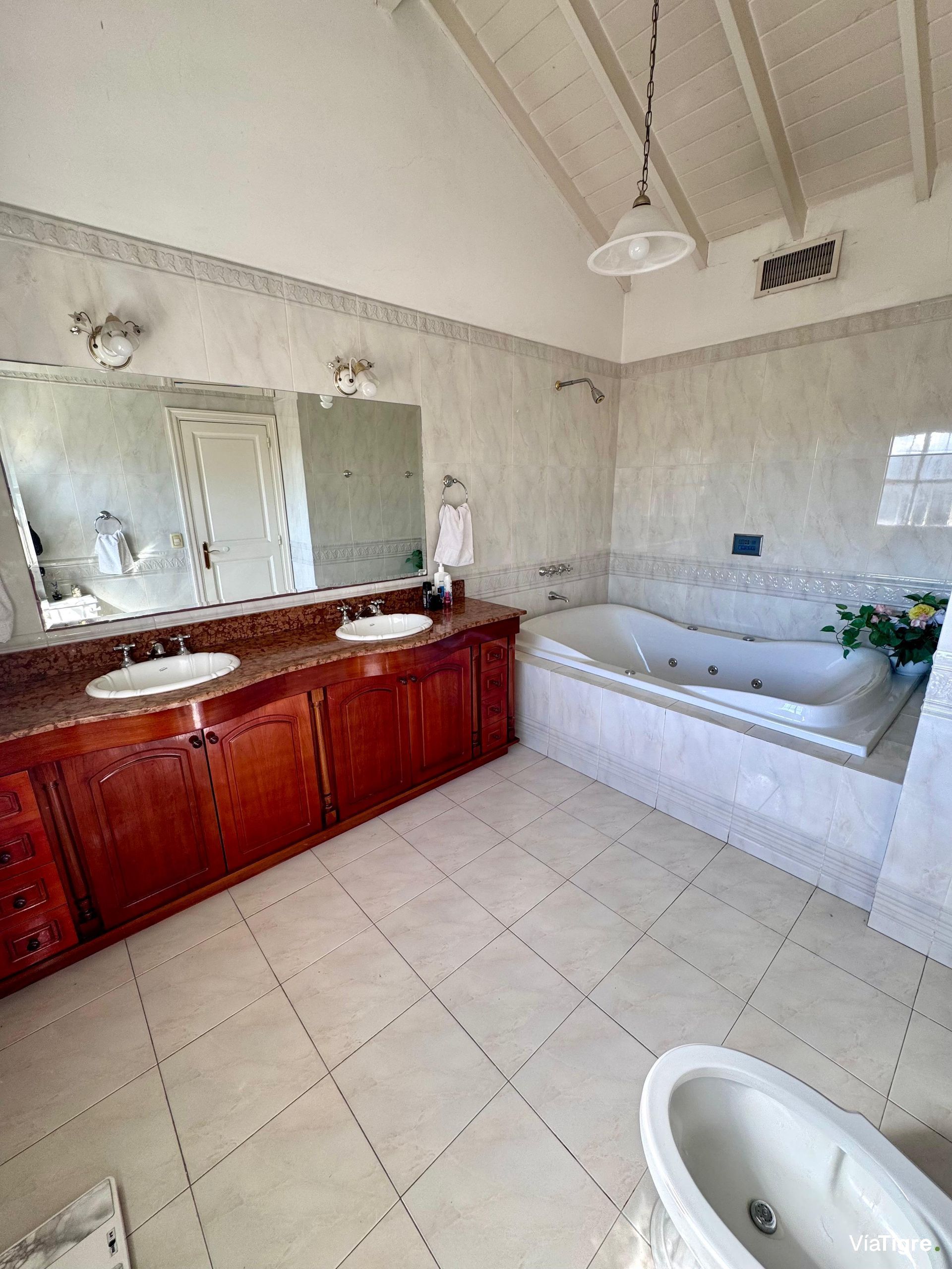 Venta Casa 5 Amb. Olivos, Impecable!