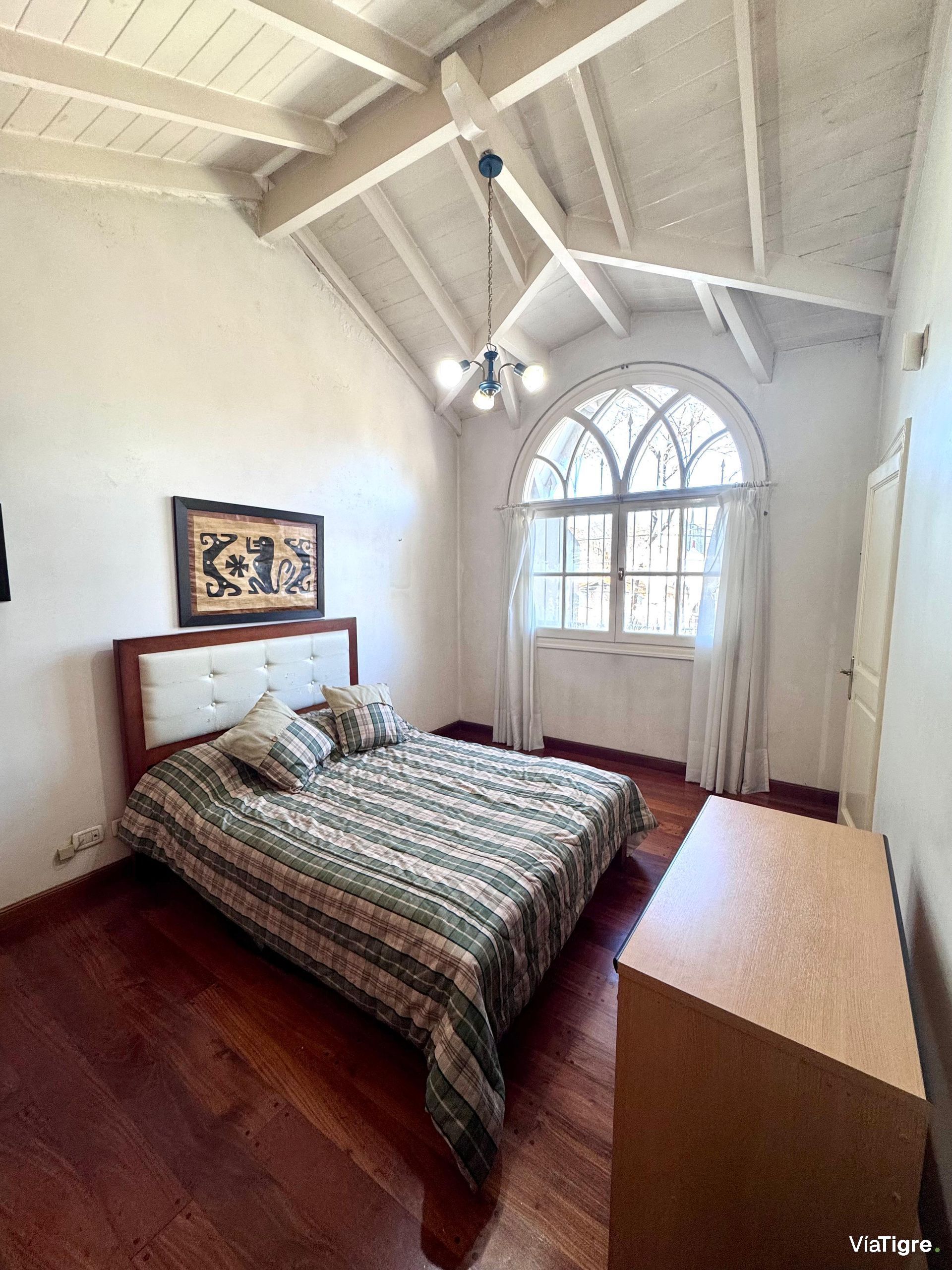 Venta Casa 5 Amb. Olivos, Impecable!