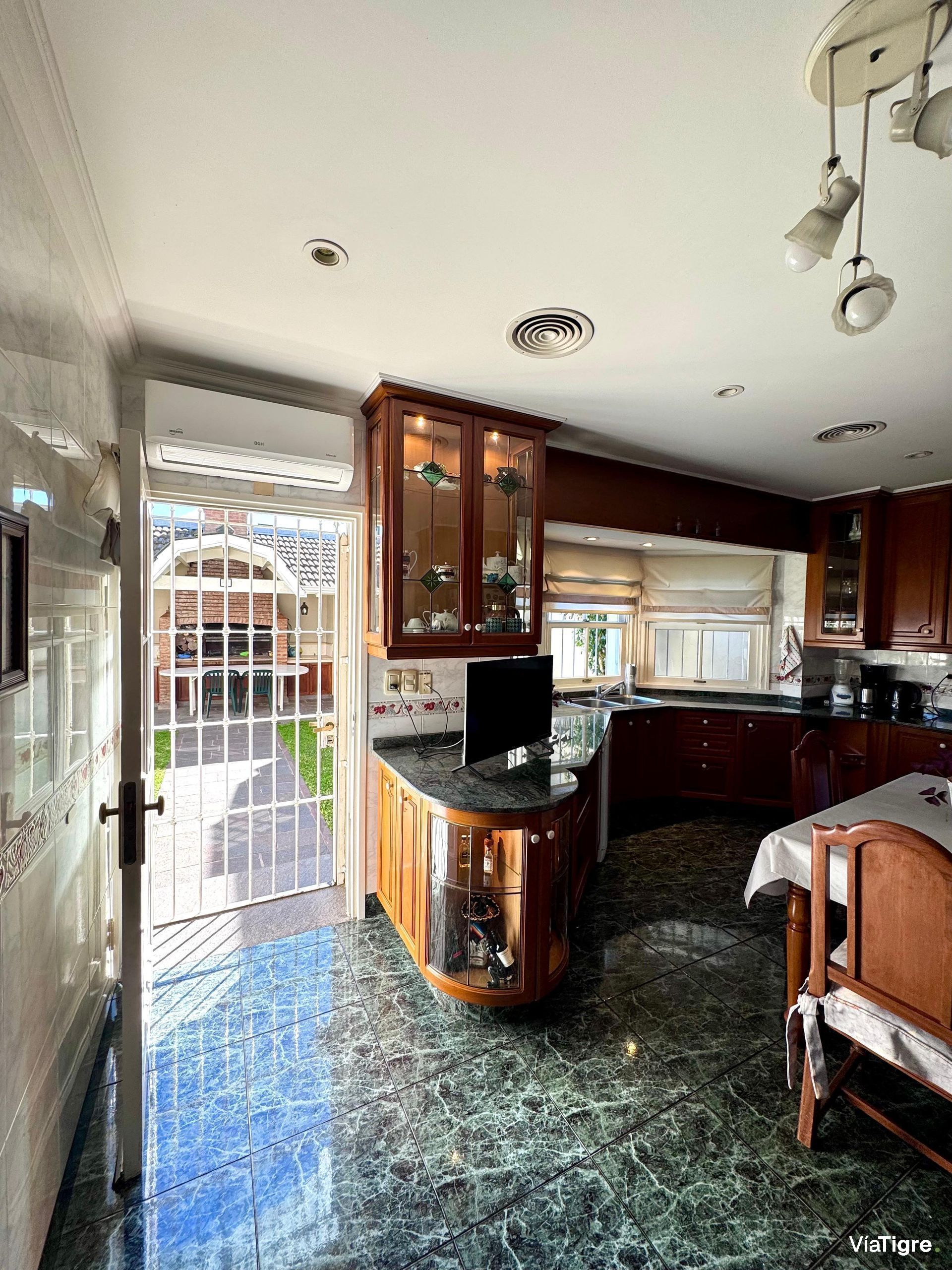 Venta Casa 5 Amb. Olivos, Impecable!