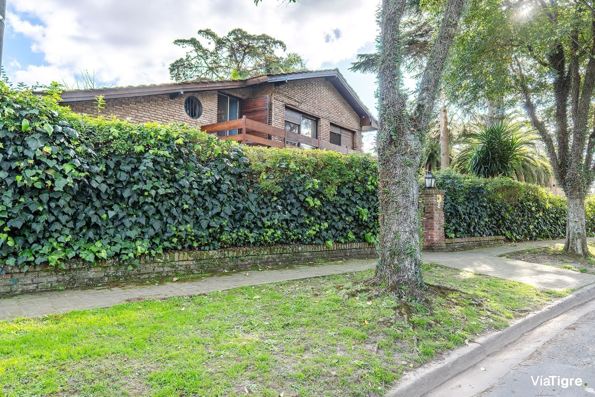 Venta Casa 4 Dormitorios Jardin Pileta San Isidro