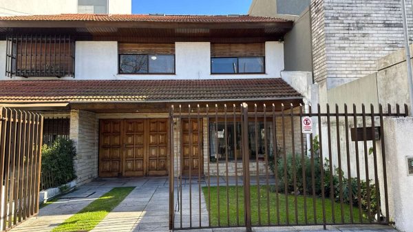 Venta Casa 4 dormitorios con jardín en Olivos