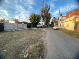 Sale Lot 902 m² El Talar with Pool, Water, Electricity.