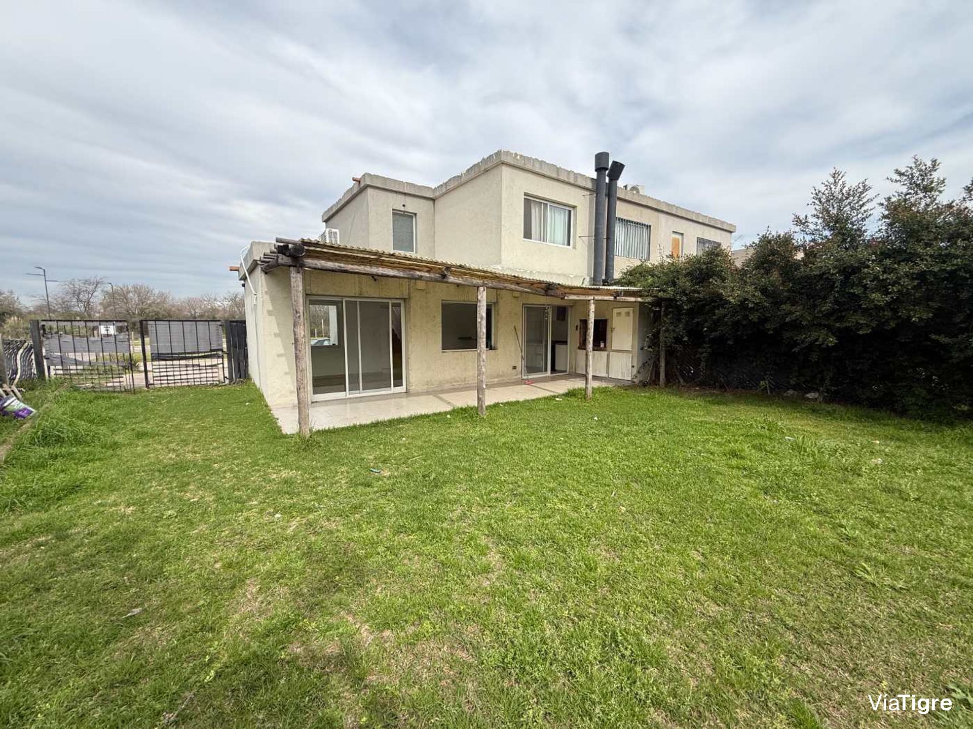Alquiler Casa En "Casas De Santa Ana"