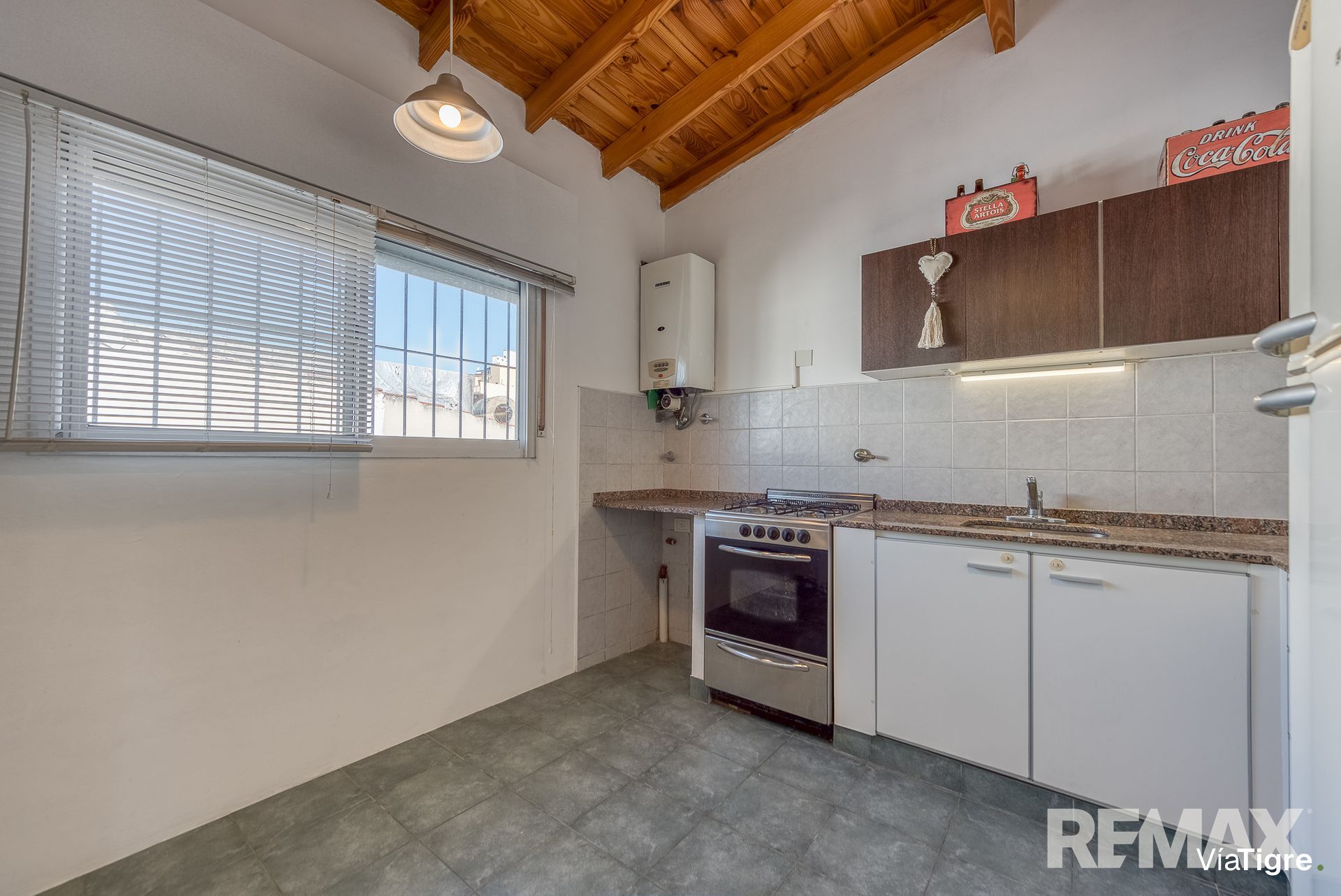 Venta casa 6 ambientes tipo PH con patio y balcon