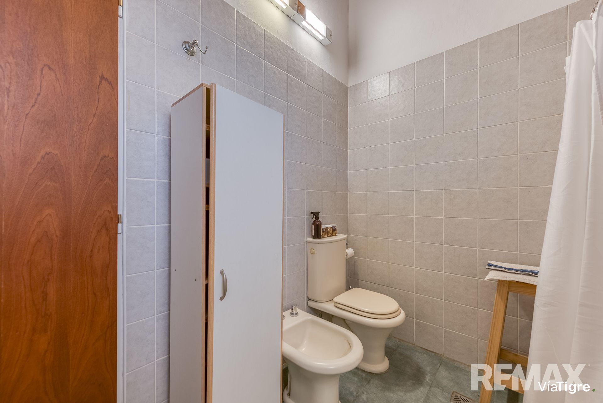 Venta casa 6 ambientes tipo PH con patio y balcon