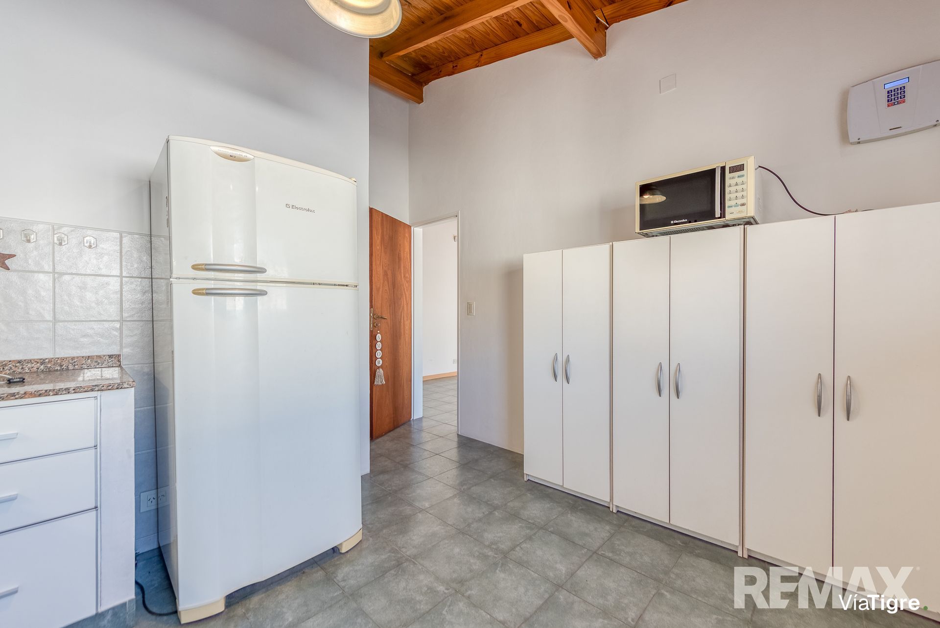 Venta casa 6 ambientes tipo PH con patio y balcon