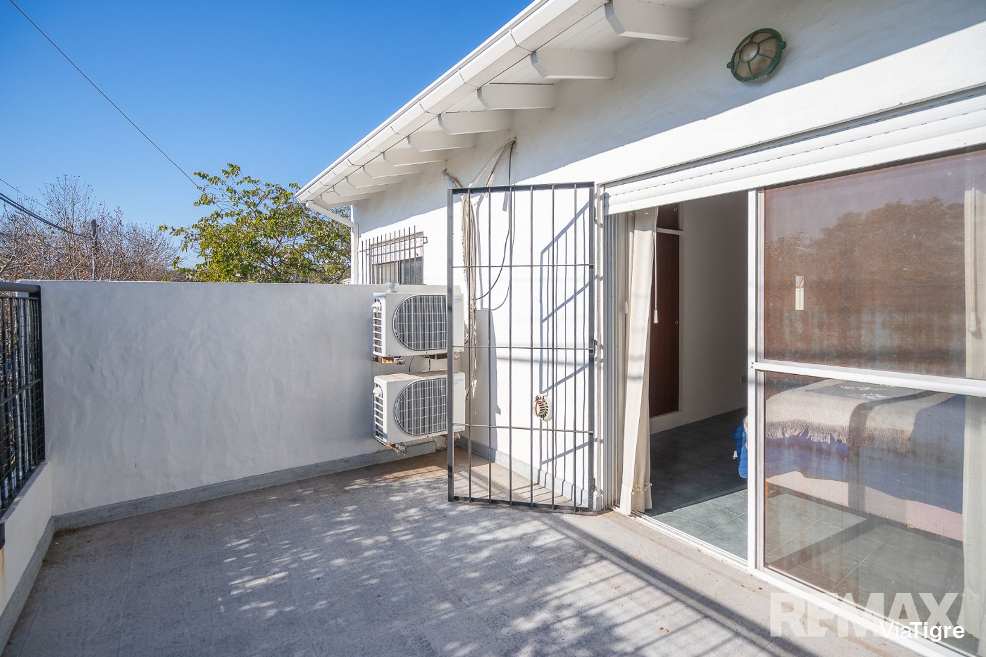 Venta casa 6 ambientes tipo PH con patio y balcon