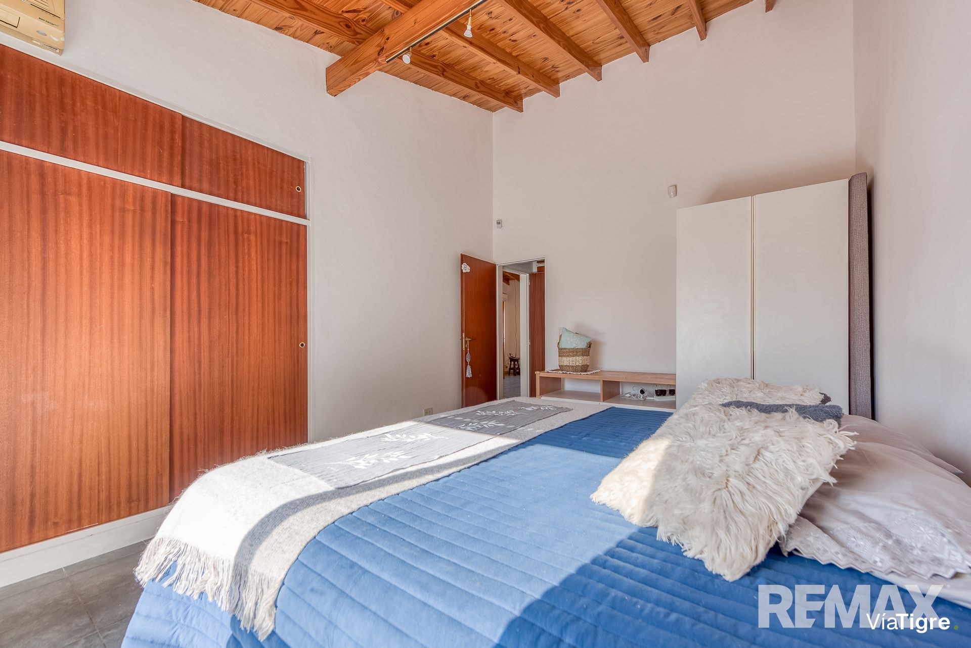 Venta casa 6 ambientes tipo PH con patio y balcon