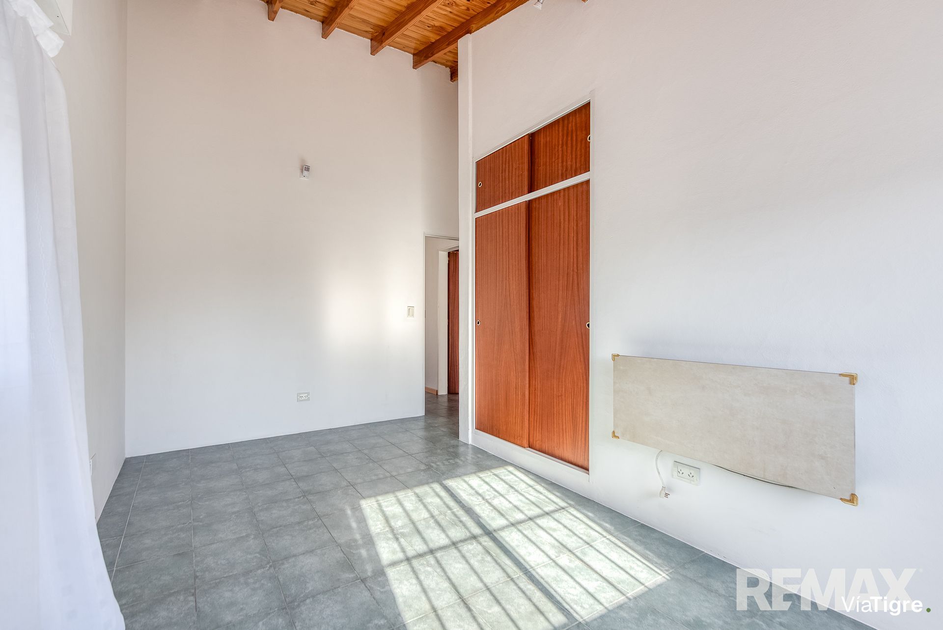 Venta casa 6 ambientes tipo PH con patio y balcon