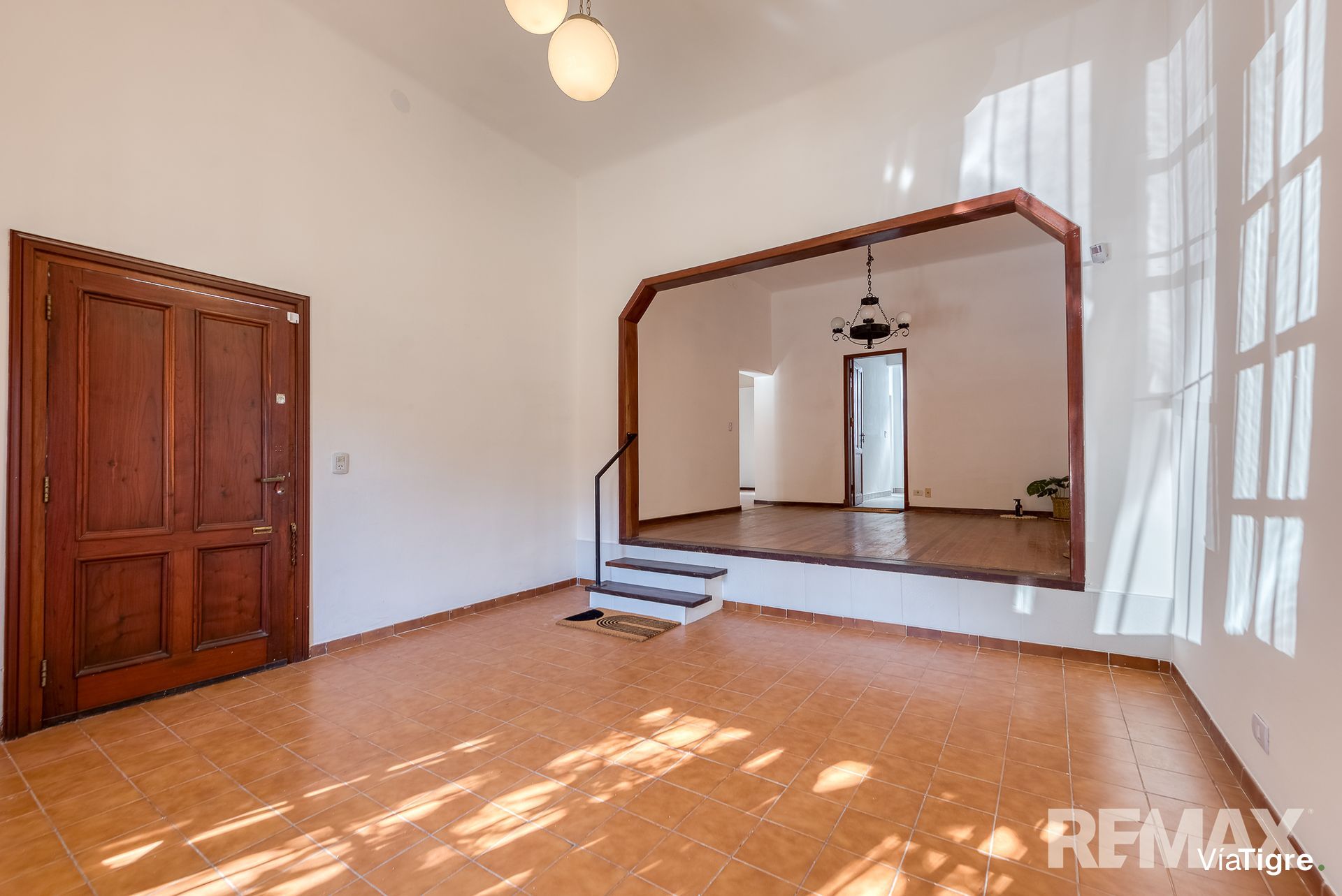 Venta casa 6 ambientes tipo PH con patio y balcon