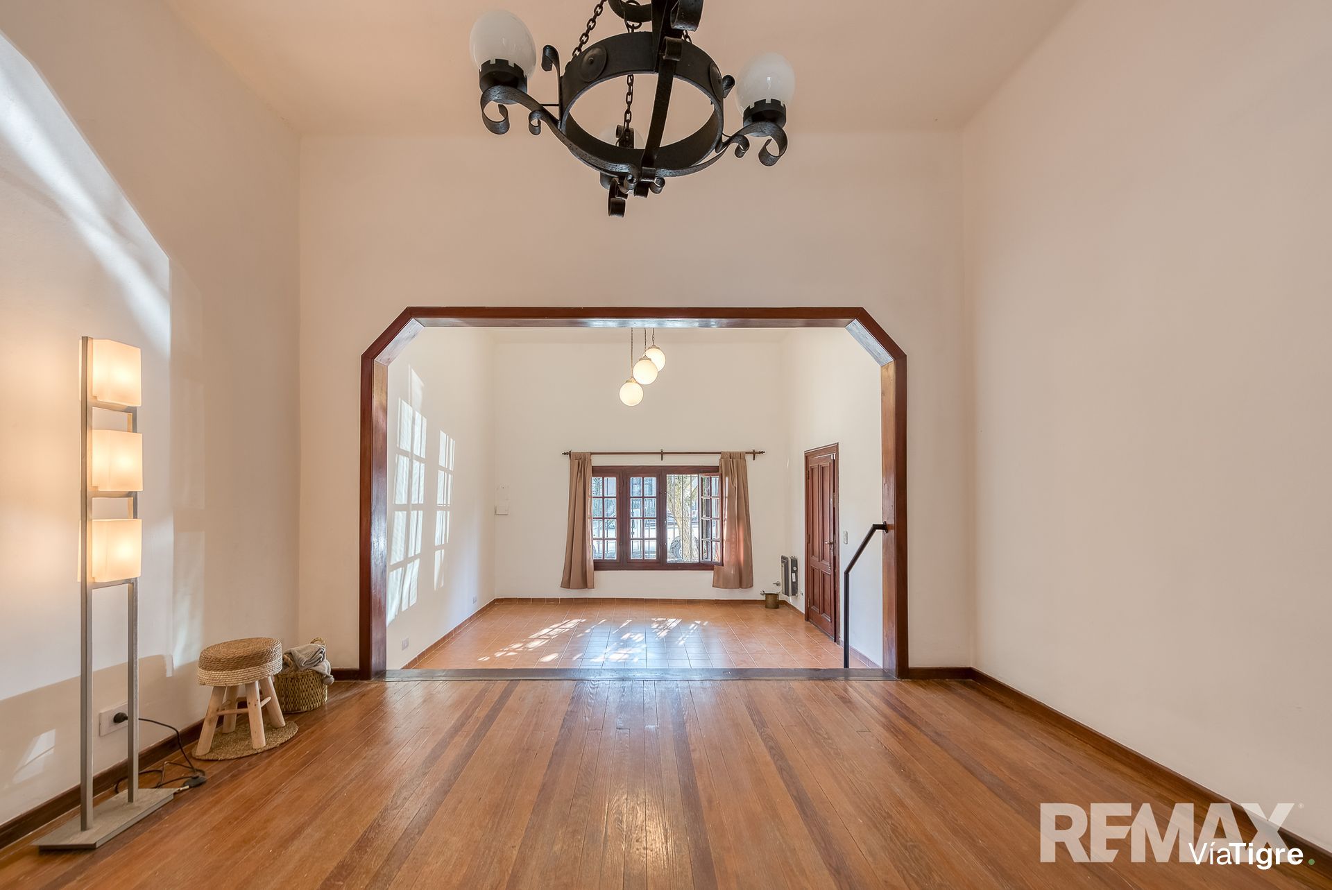 Venta casa 6 ambientes tipo PH con patio y balcon