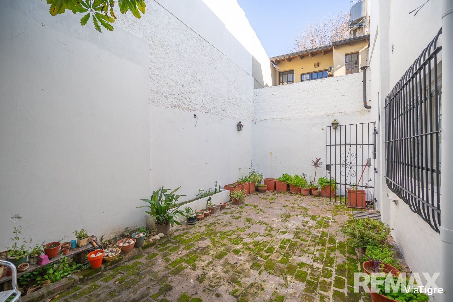 Venta casa 6 ambientes tipo PH con patio y balcon