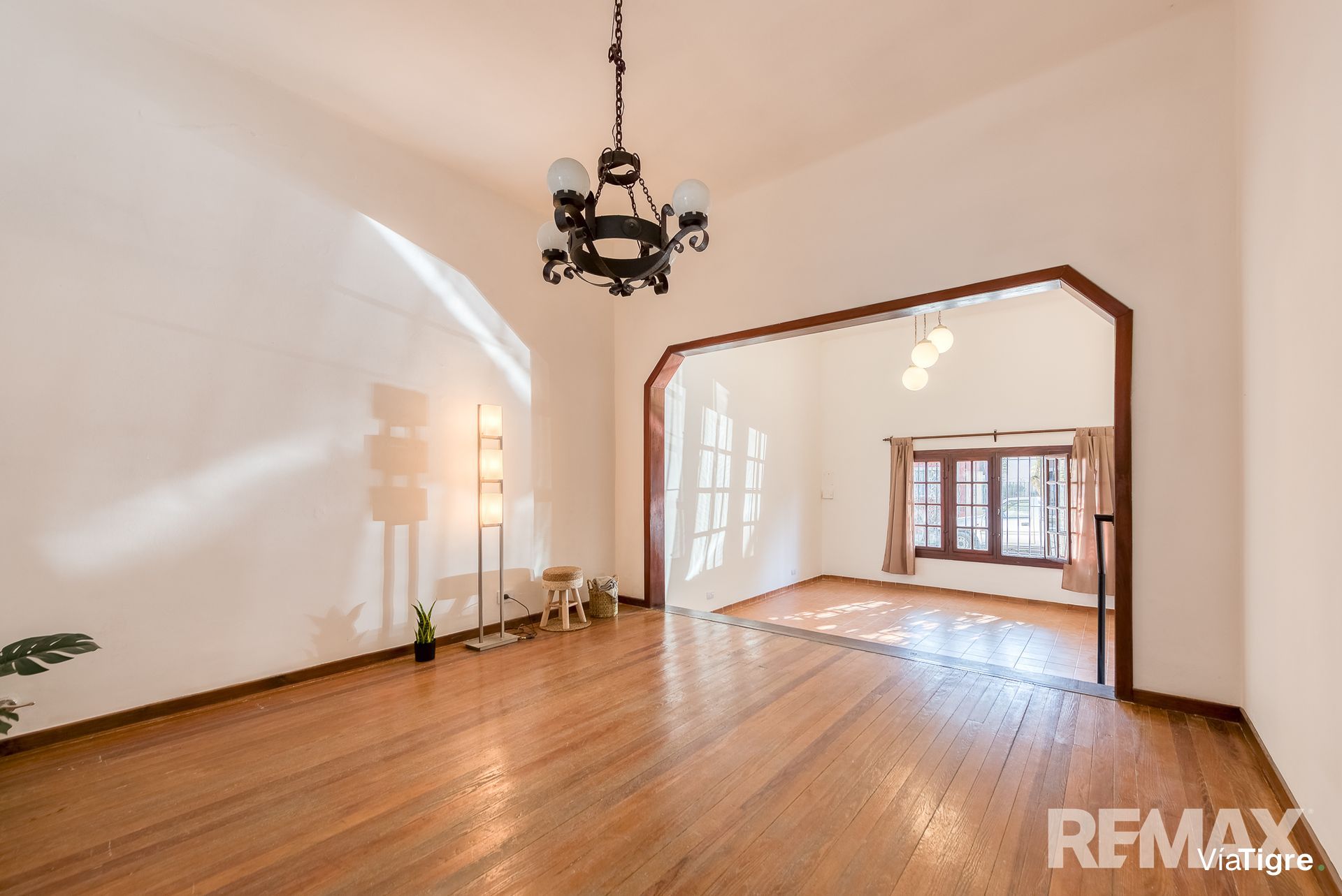 Venta casa 6 ambientes tipo PH con patio y balcon