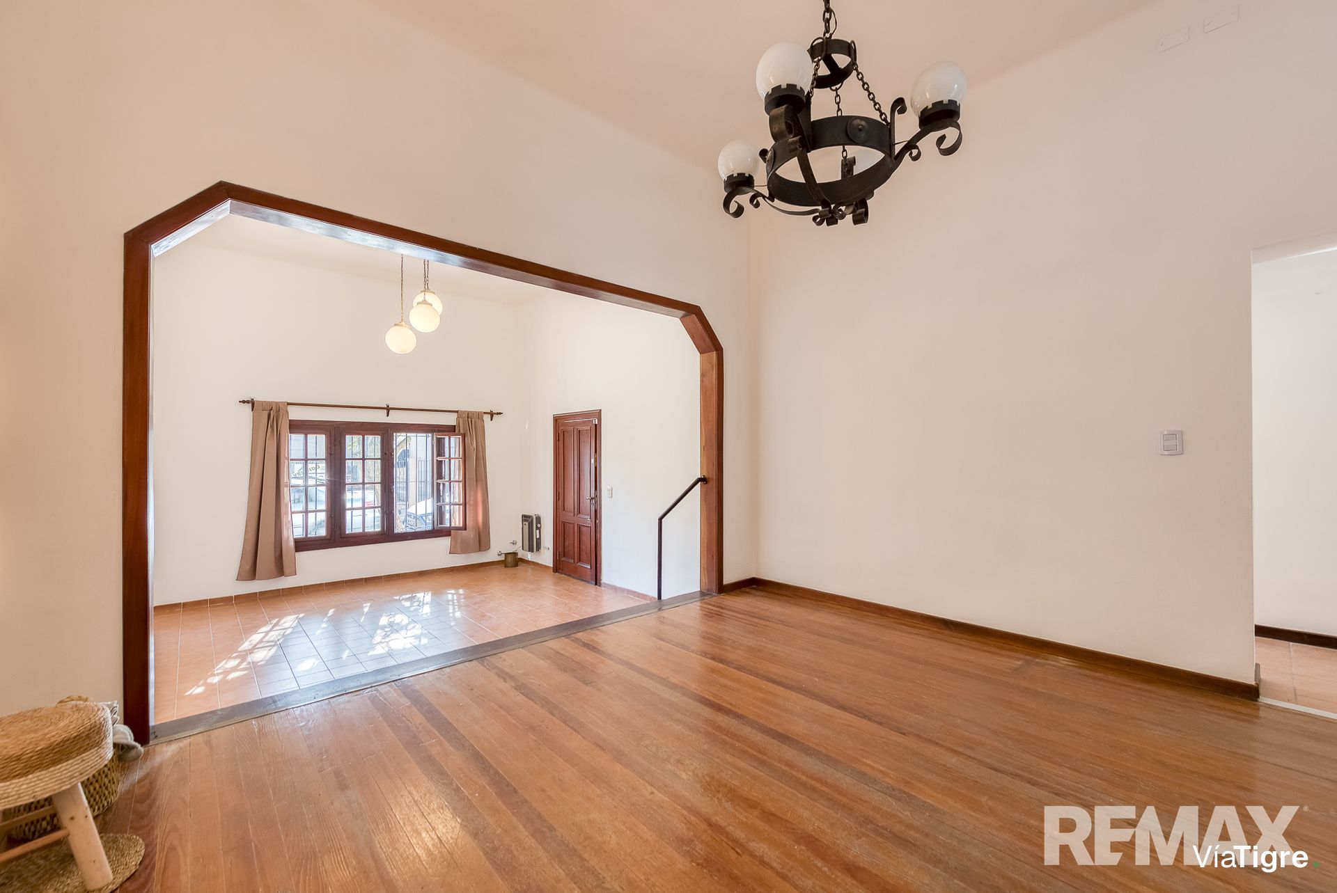 Venta casa 6 ambientes tipo PH con patio y balcon