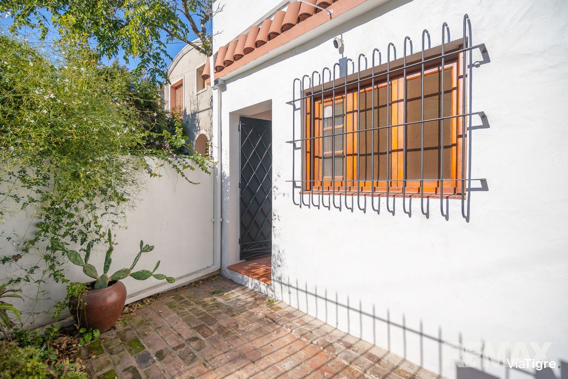 Venta casa 6 ambientes tipo PH con patio y balcon