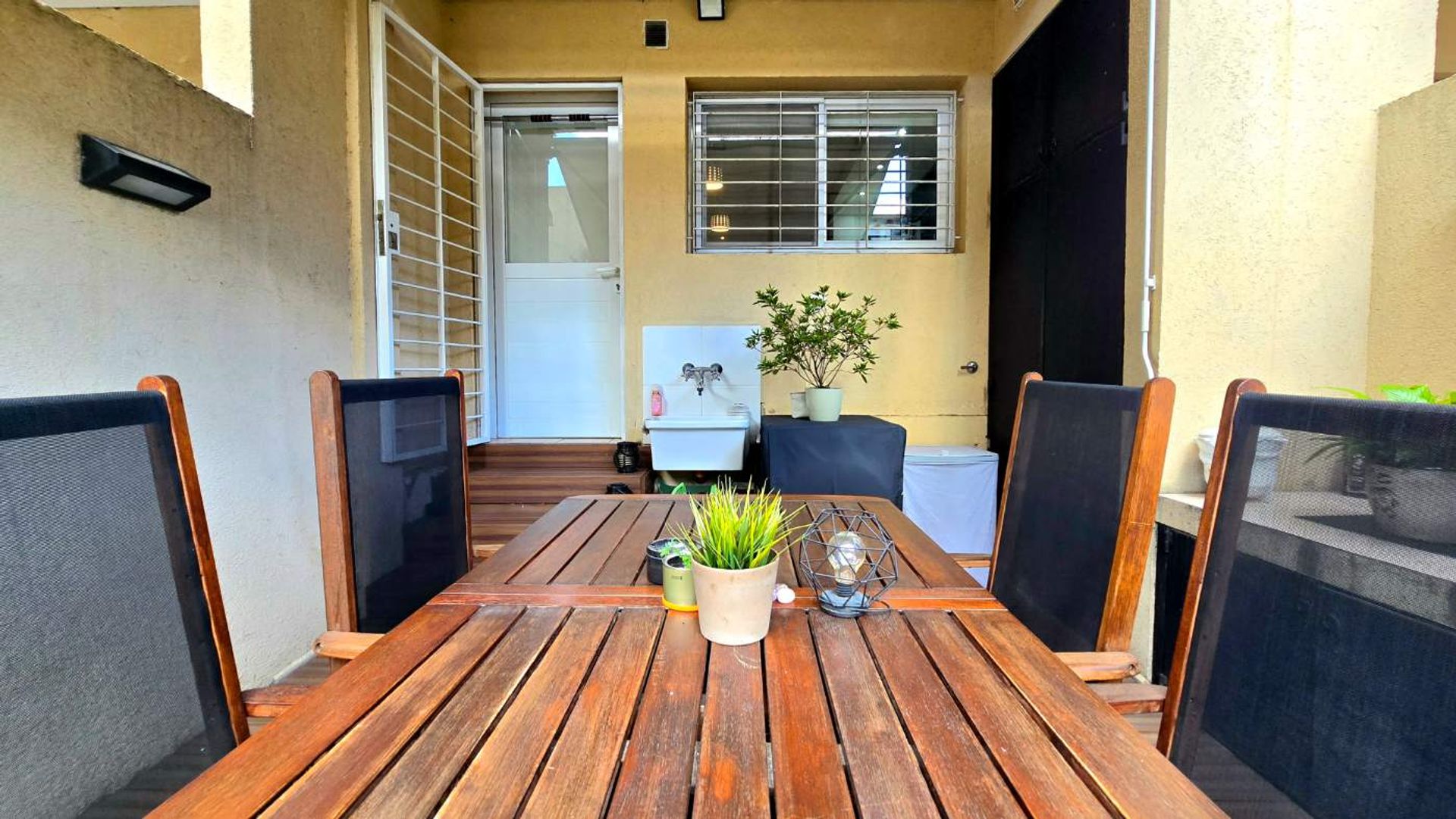Venta Triplex 5 Amb. Jardín, y Garage OLIVOS