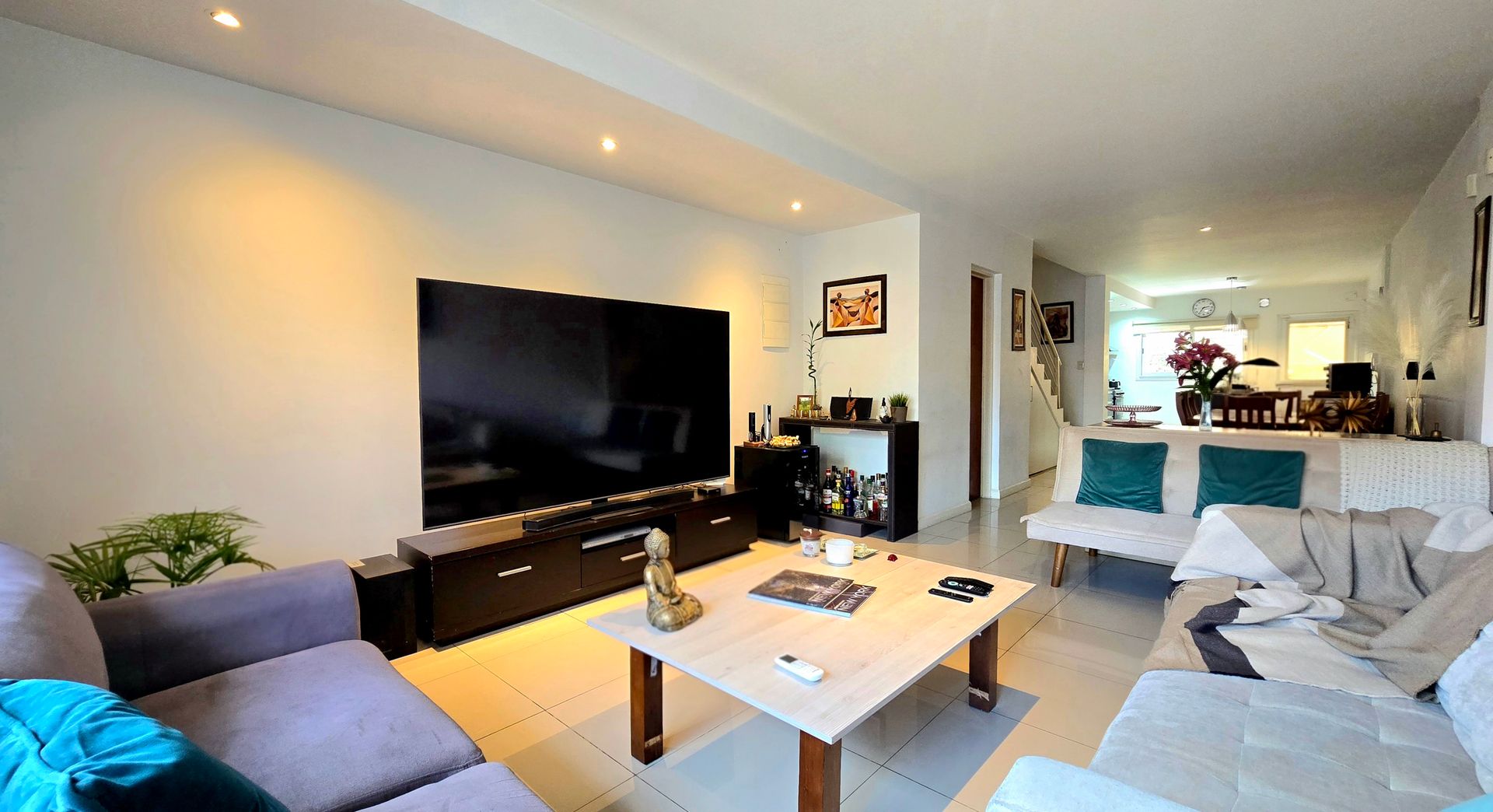 Venta Triplex 5 Amb. Jardín, y Garage OLIVOS