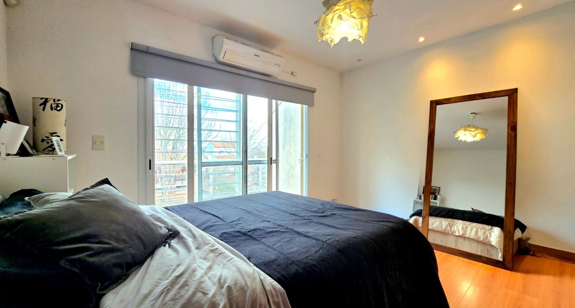 Venta Triplex 5 Amb. Jardín, y Garage OLIVOS