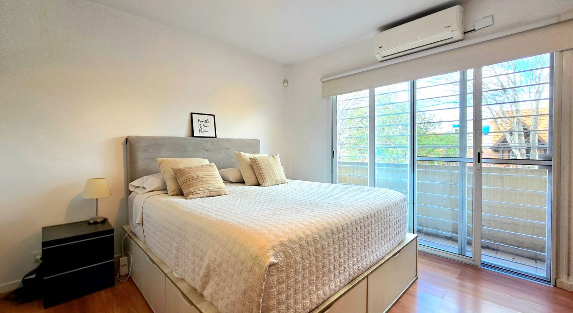 Venta Triplex 5 Amb. Jardín, y Garage OLIVOS