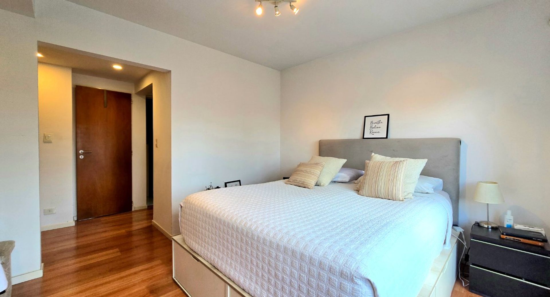 Venta Triplex 5 Amb. Jardín, y Garage OLIVOS