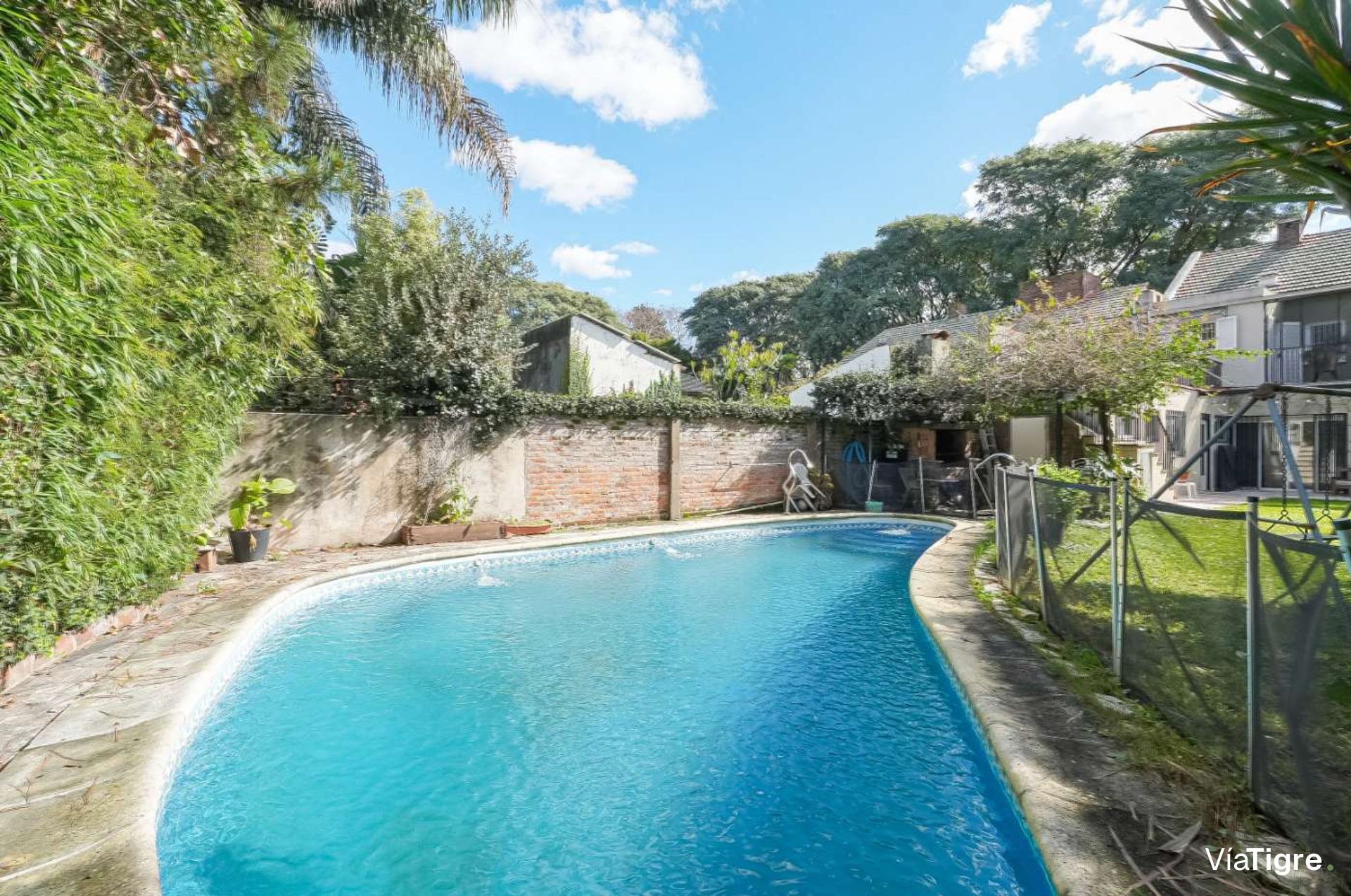 Venta Casa 5 Amb en Martínez con Jardin y Pileta