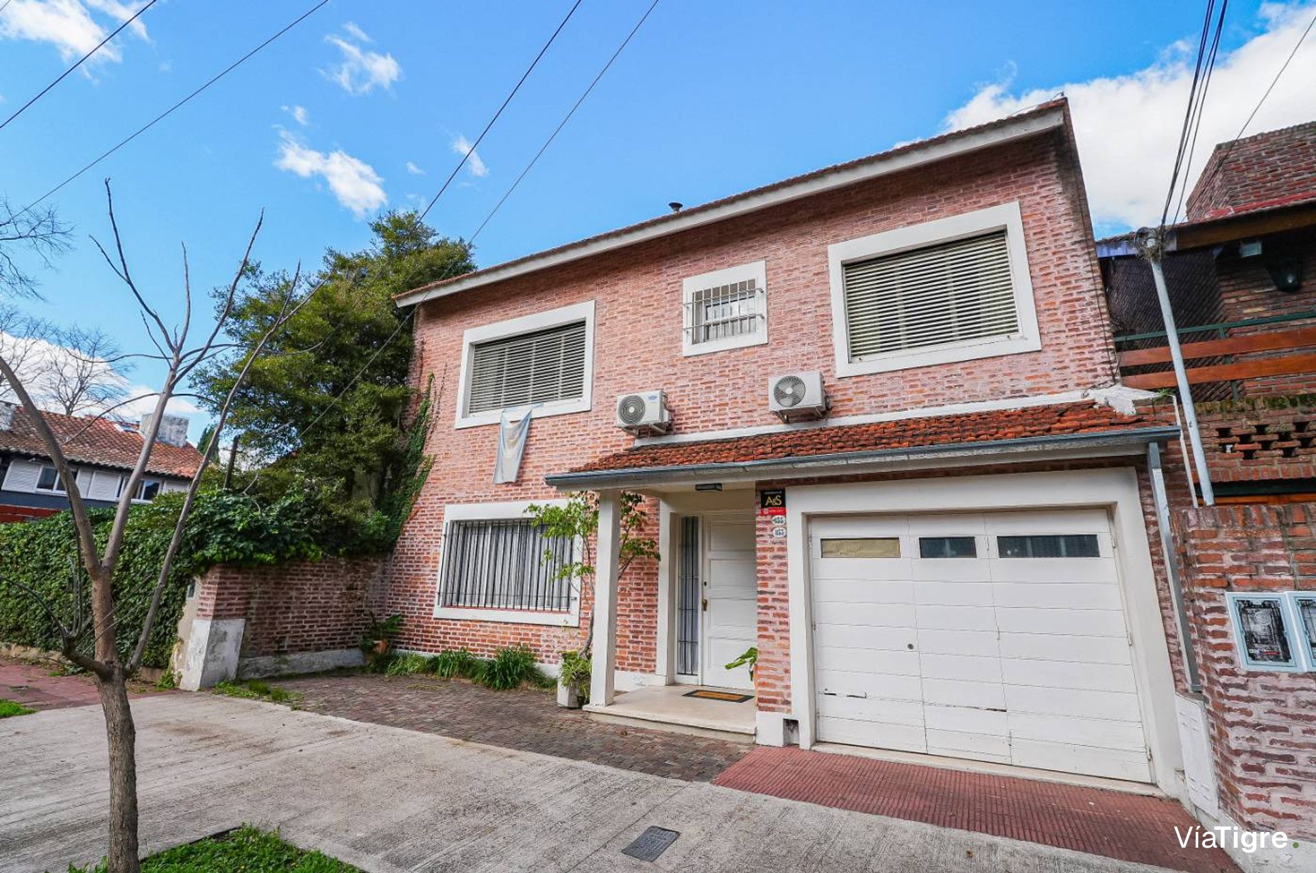 Venta Casa 5 Amb en Martínez con Jardin y Pileta