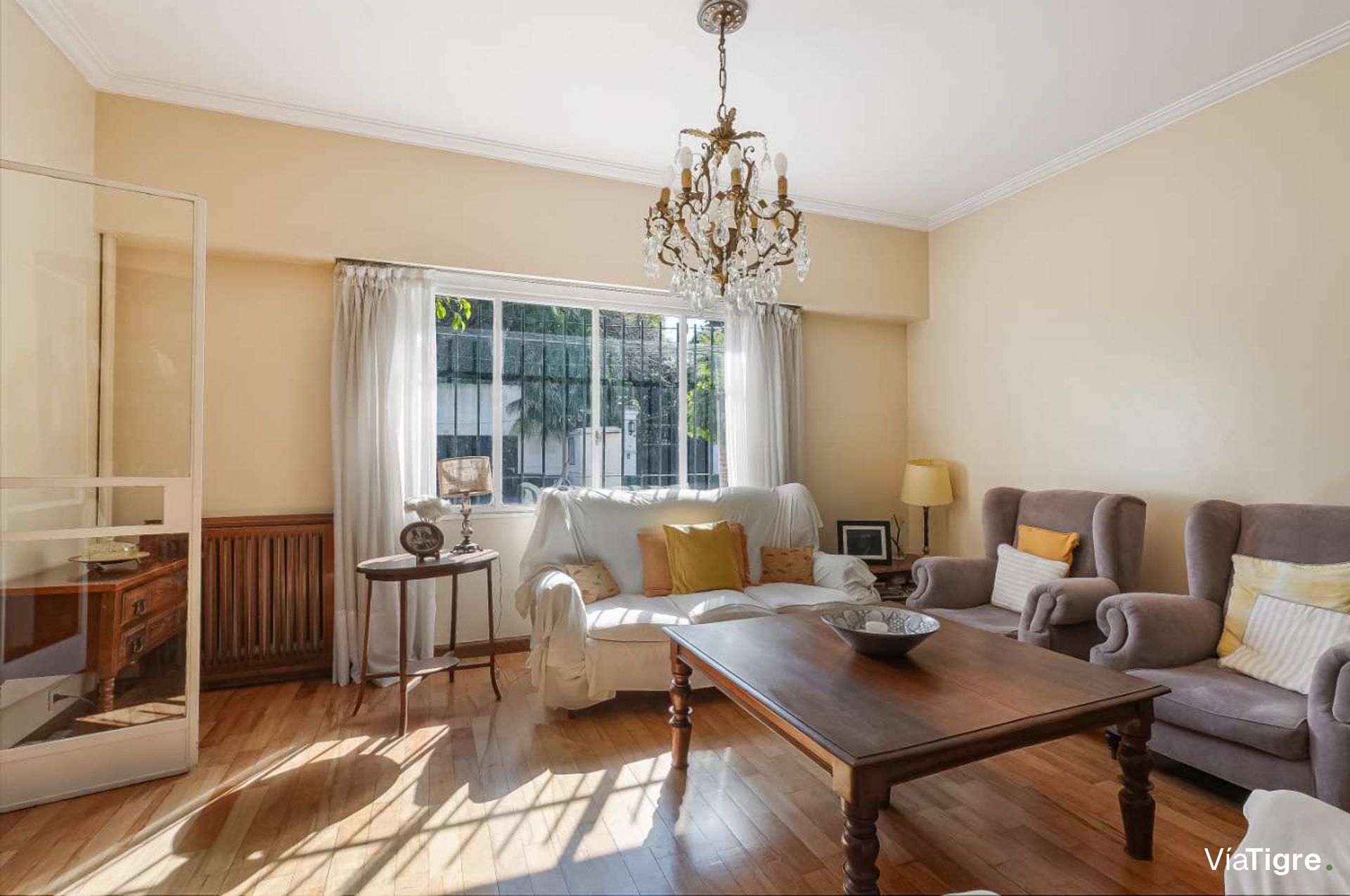 Venta Casa 5 Amb en Martínez con Jardin y Pileta