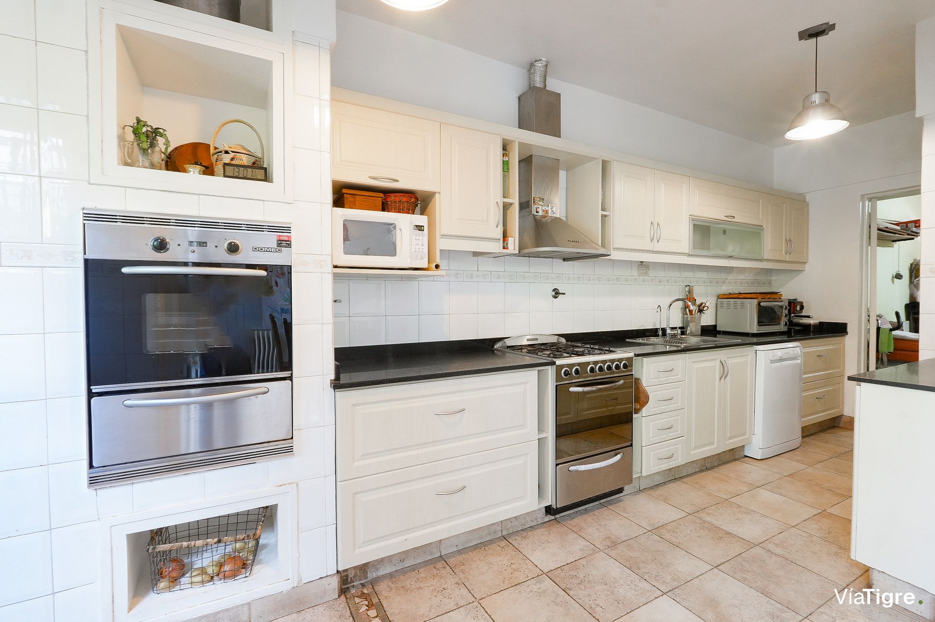 Venta Casa 5 Amb en Martínez con Jardin y Pileta