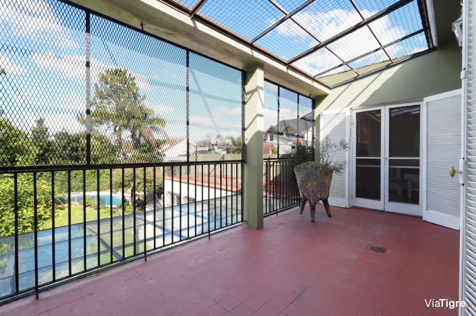 Venta Casa 5 Amb en Martínez con Jardin y Pileta