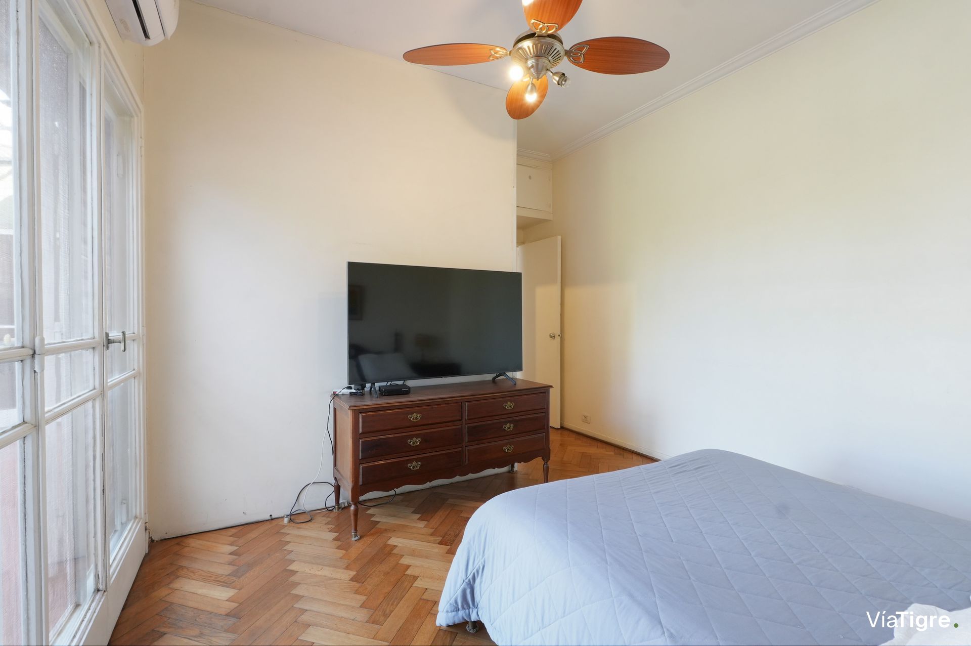 Venta Casa 5 Amb en Martínez con Jardin y Pileta