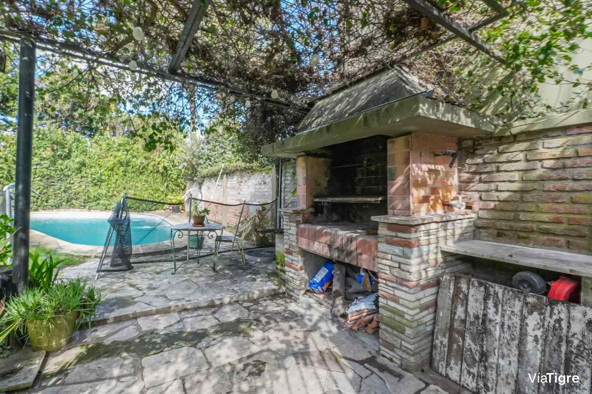 Venta Casa 5 Amb en Martínez con Jardin y Pileta