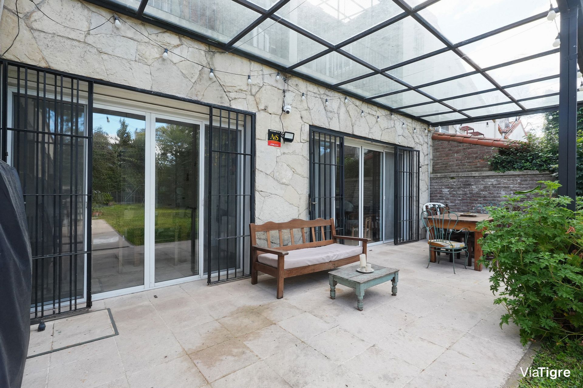 Venta Casa 5 Amb en Martínez con Jardin y Pileta