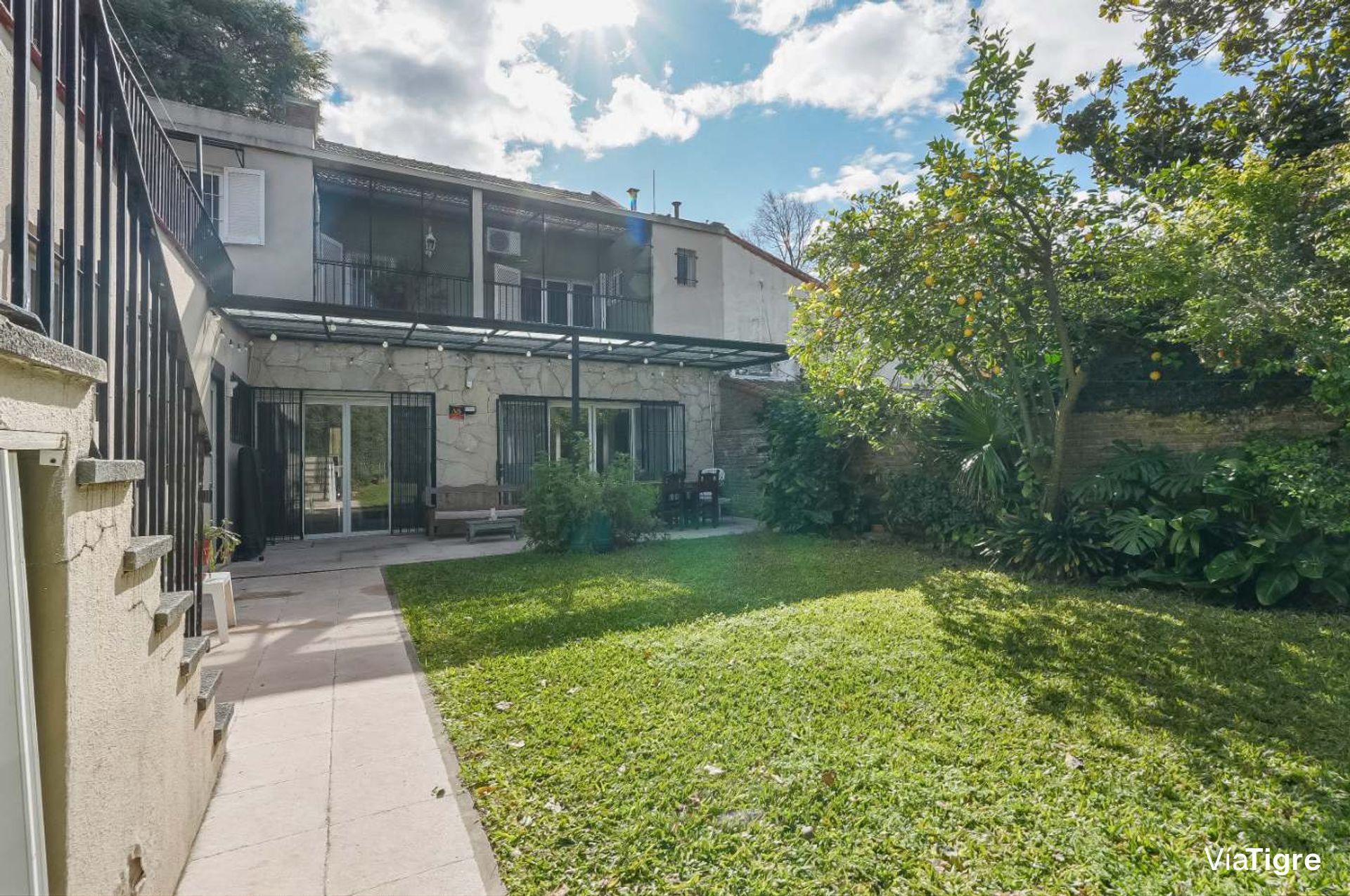 Venta Casa 5 Amb en Martínez con Jardin y Pileta