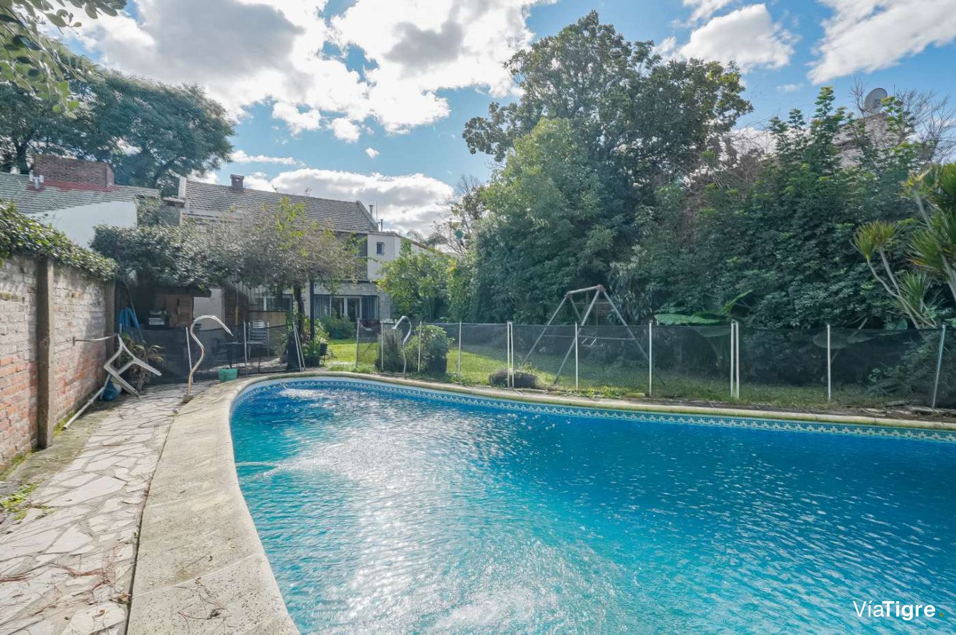 Venta Casa 5 Amb en Martínez con Jardin y Pileta