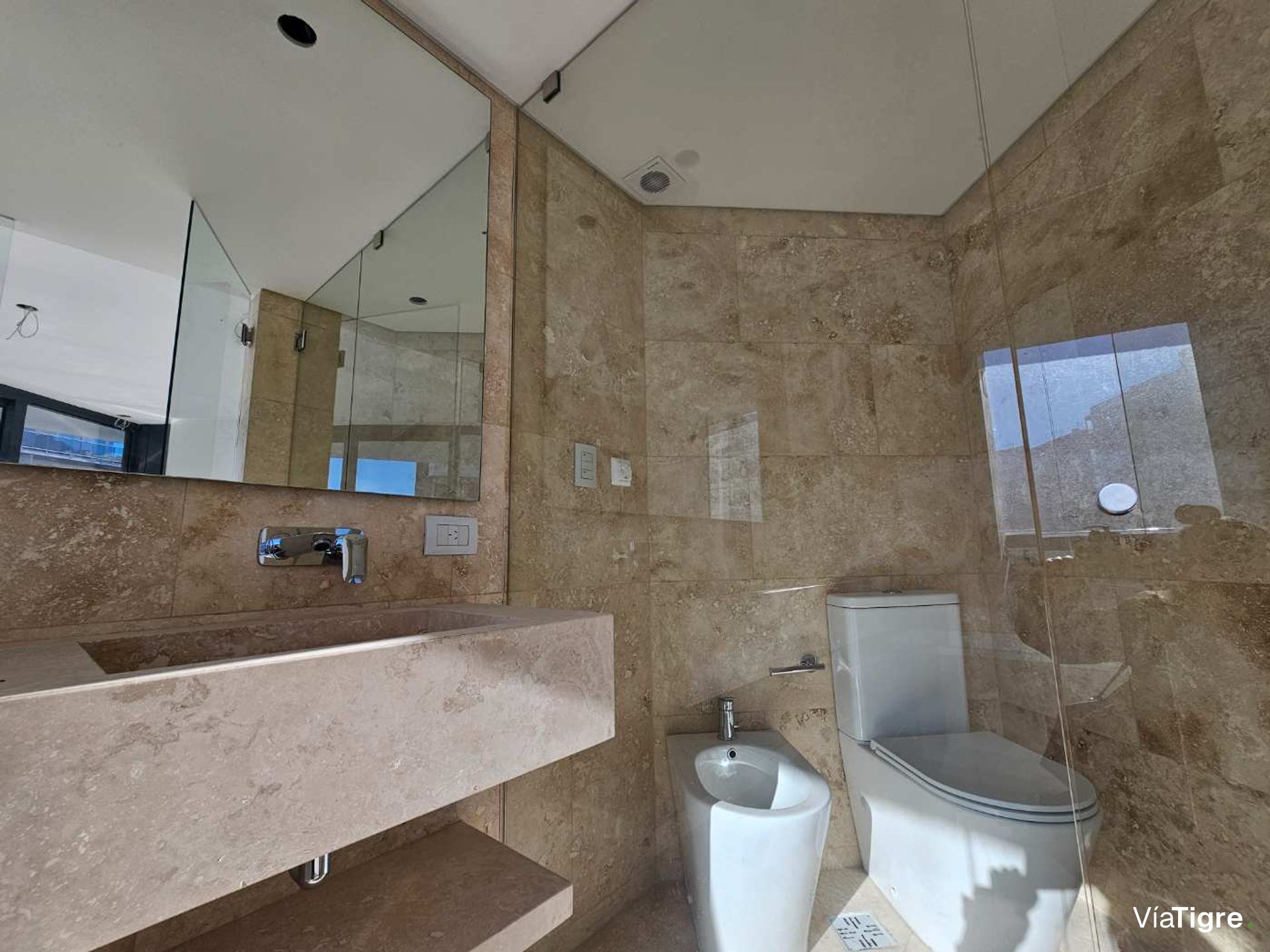 Venta 3 Dormitorios en Suite Dep 2 cocheras Selene