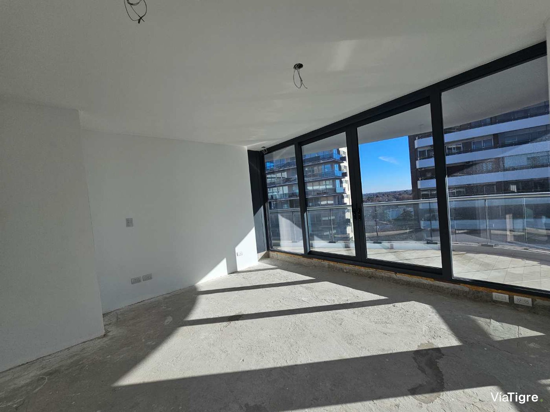 Venta 3 Dormitorios en Suite Dep 2 cocheras Selene