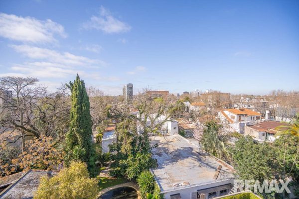 Sale 1-Bedroom Apartment Garage Balcony