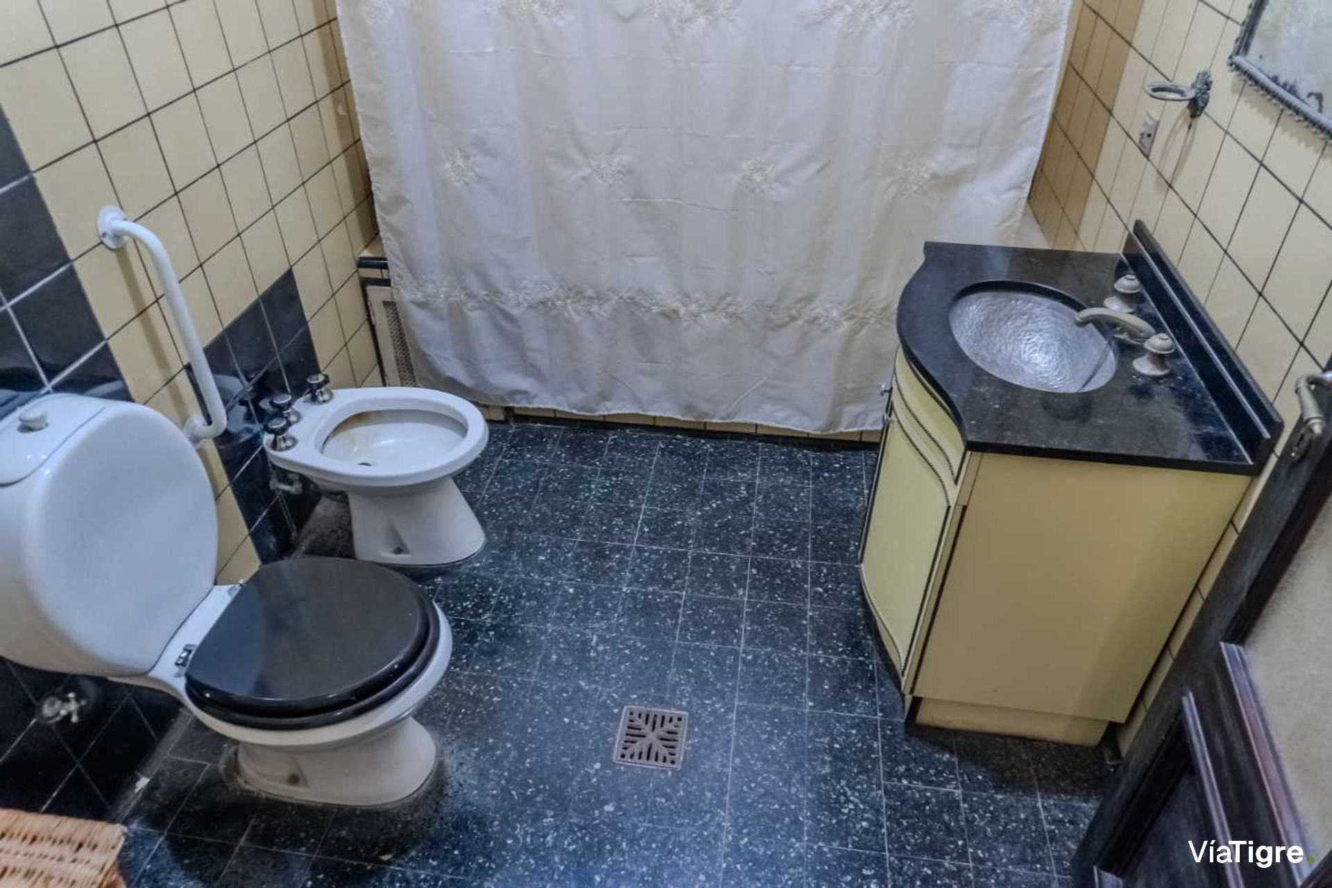 Venta PH cochera y amplio Jardin