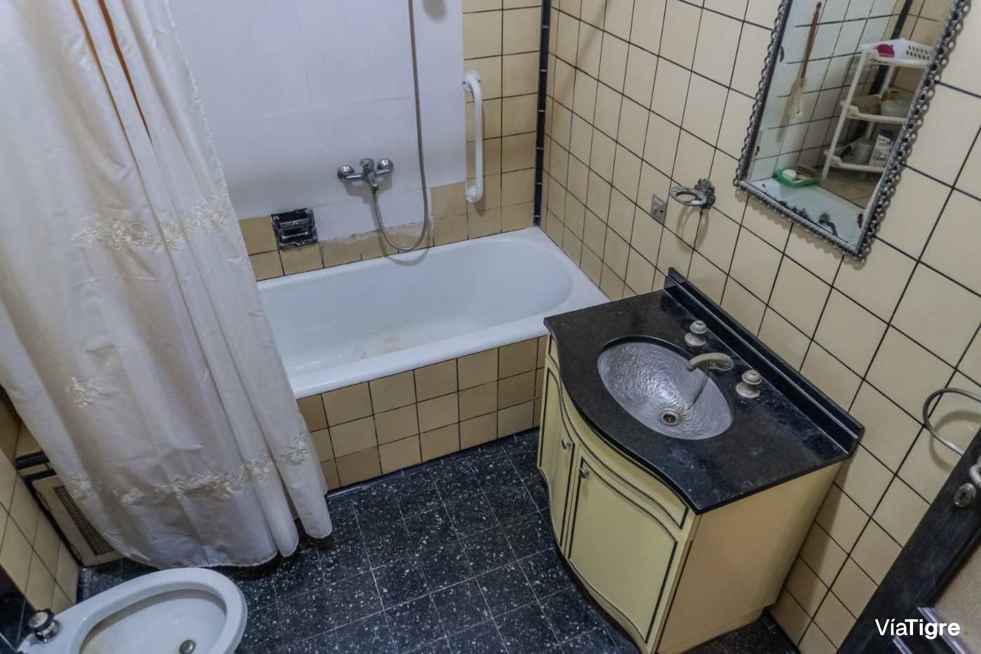 Venta PH cochera y amplio Jardin