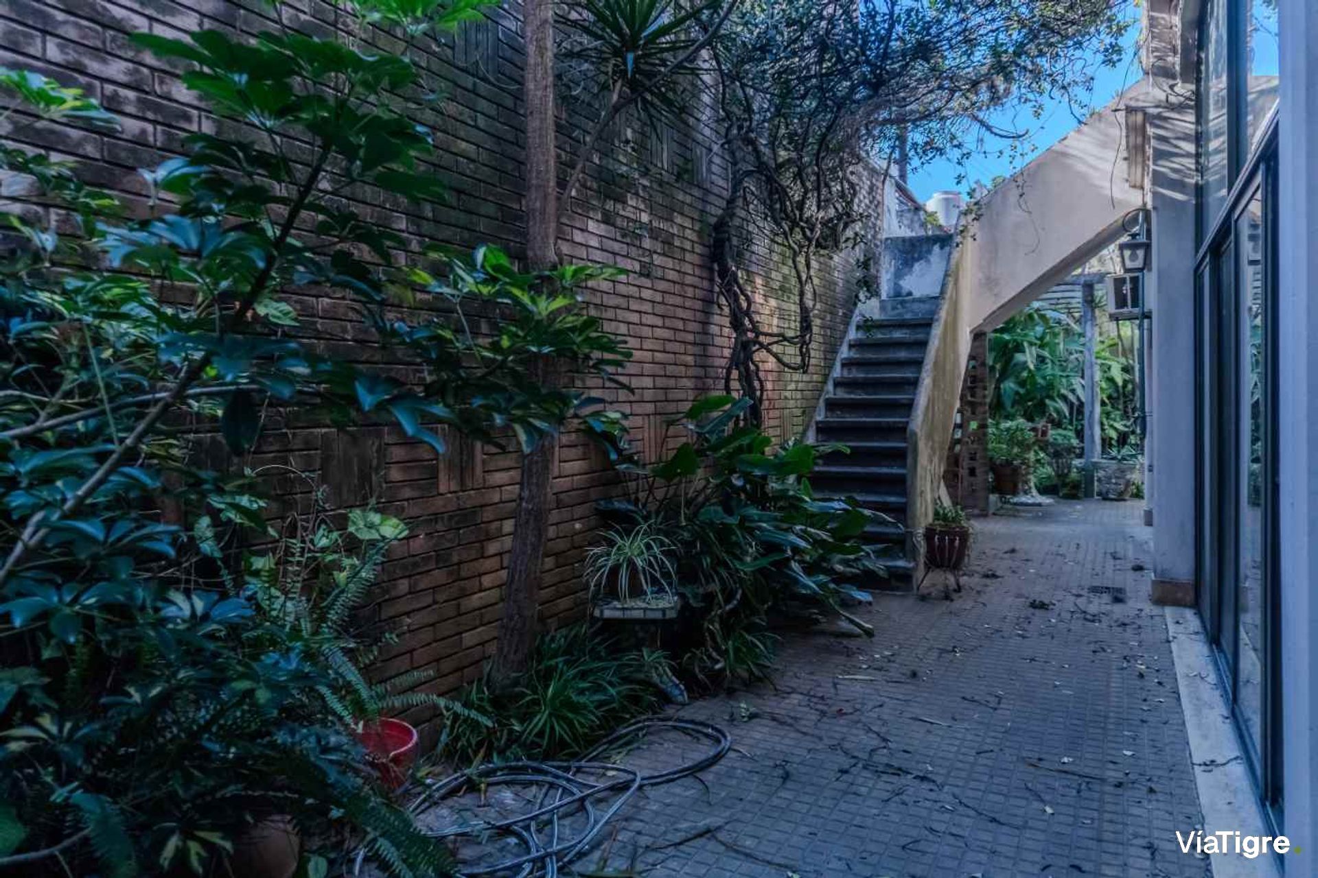 Venta PH cochera y amplio Jardin
