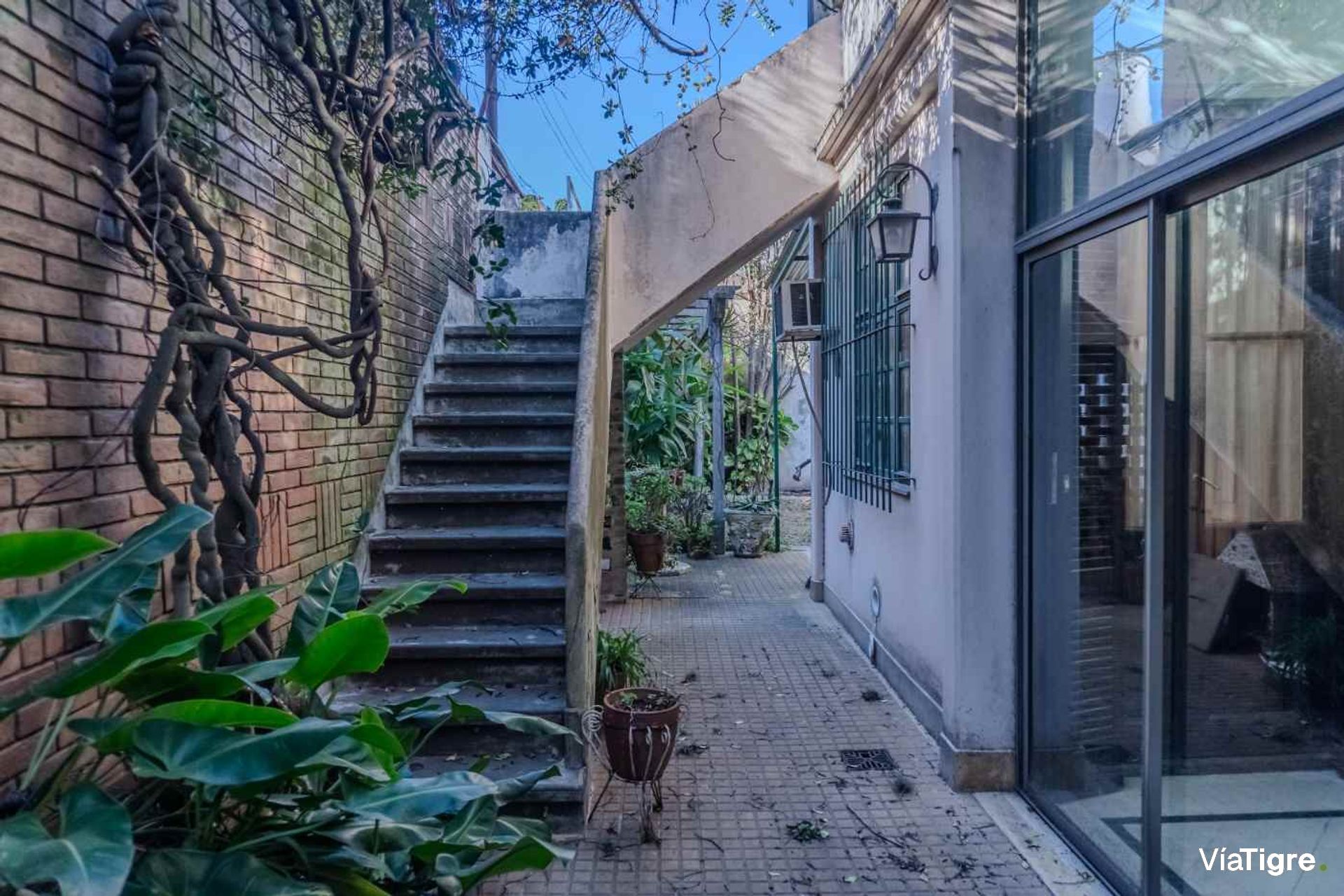 Venta PH cochera y amplio Jardin