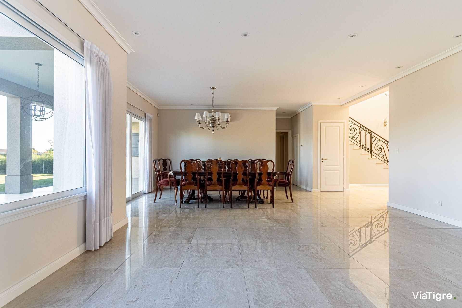Venta Casa A La Laguna En San Benito Con Piscina