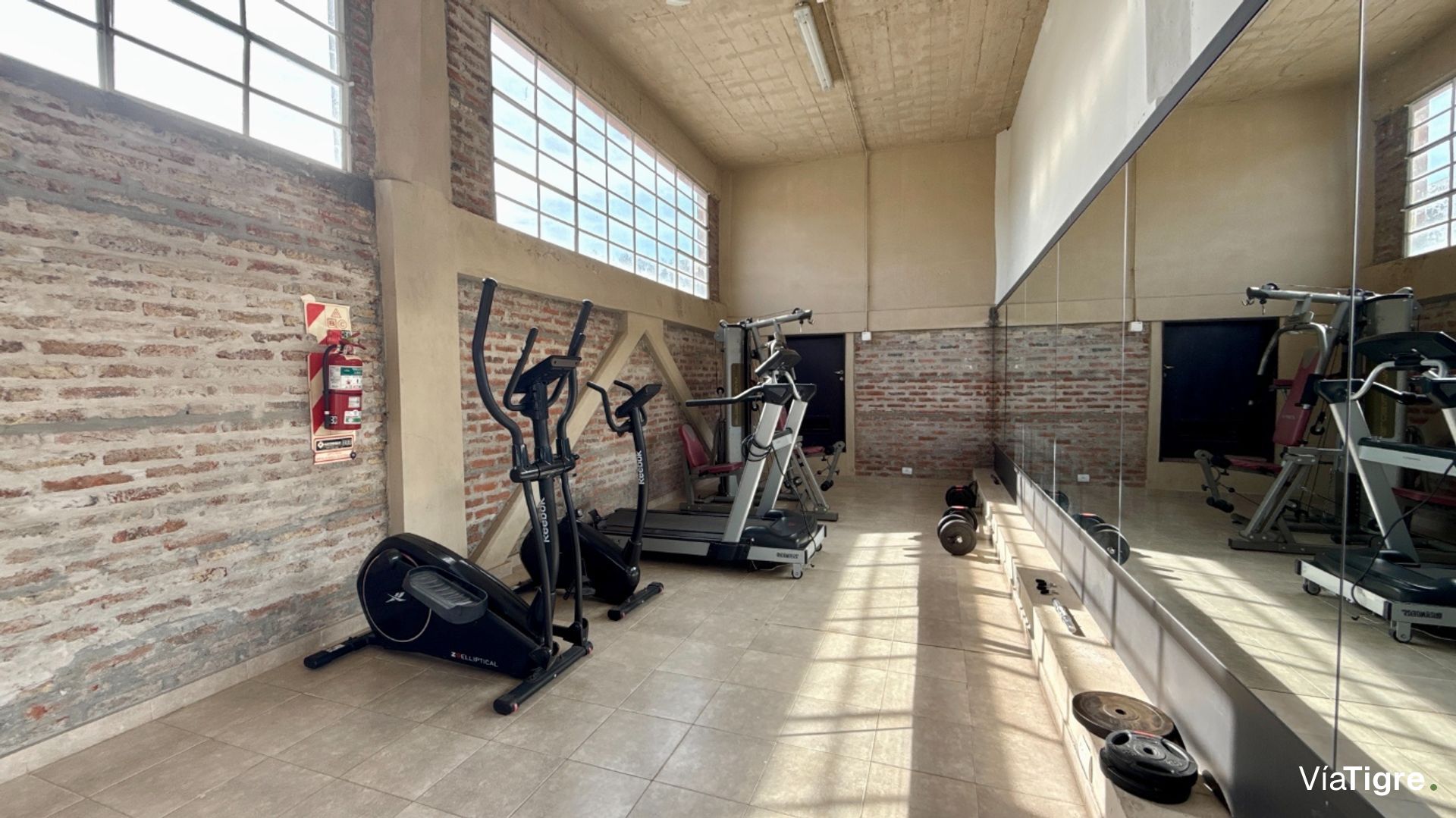 Loft Industrial En Complejo Con Piscina/Vte Lopez
