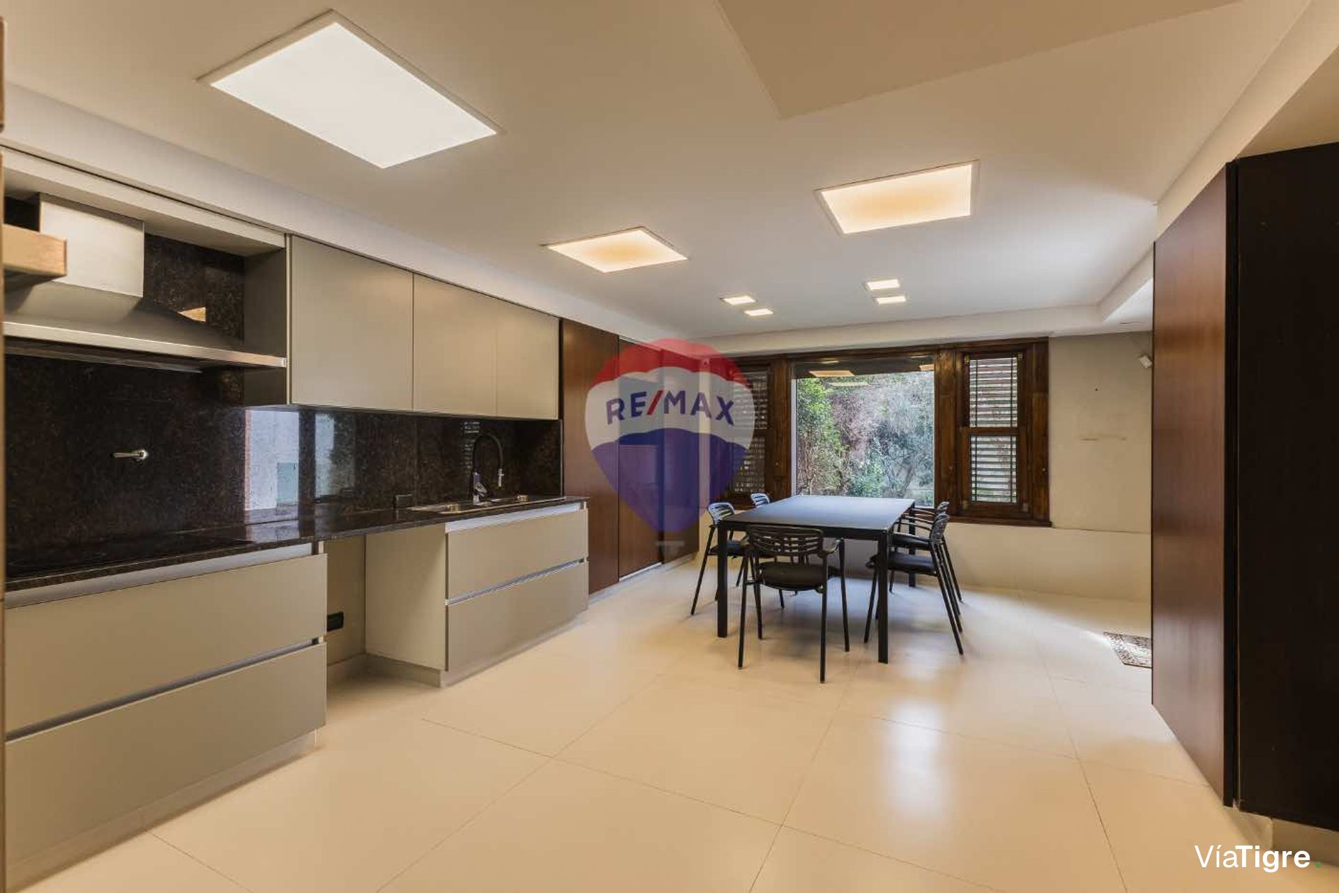 Casa Venta Martínez 315 m2 impecable 8 ambientes